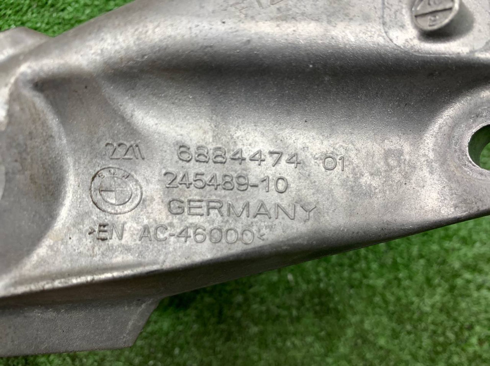 https://ycs.partsauto.market/partsauto-images/thmbs/userImages/h353NjtZg3VDP19b5HMt7LlpbQ93/part/c9cf3448-2387-41fb-aaf7-58ea9e3707d3_1720696832929.jpg