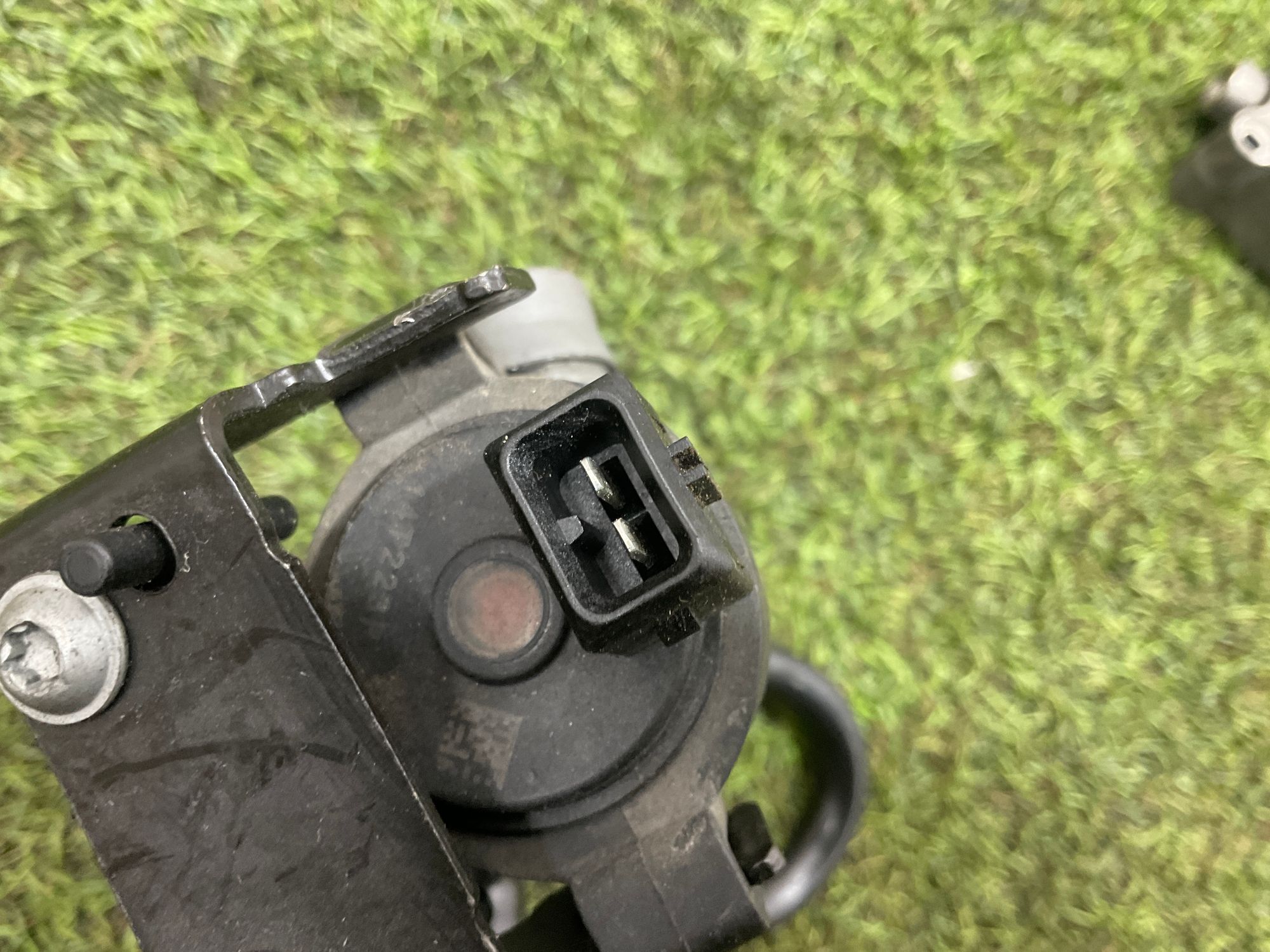 Клапан вентиляции топливного бака BMW 5 серия, F10/F11/F07 рестайлинг N20B20, 2000 рублей, Москва