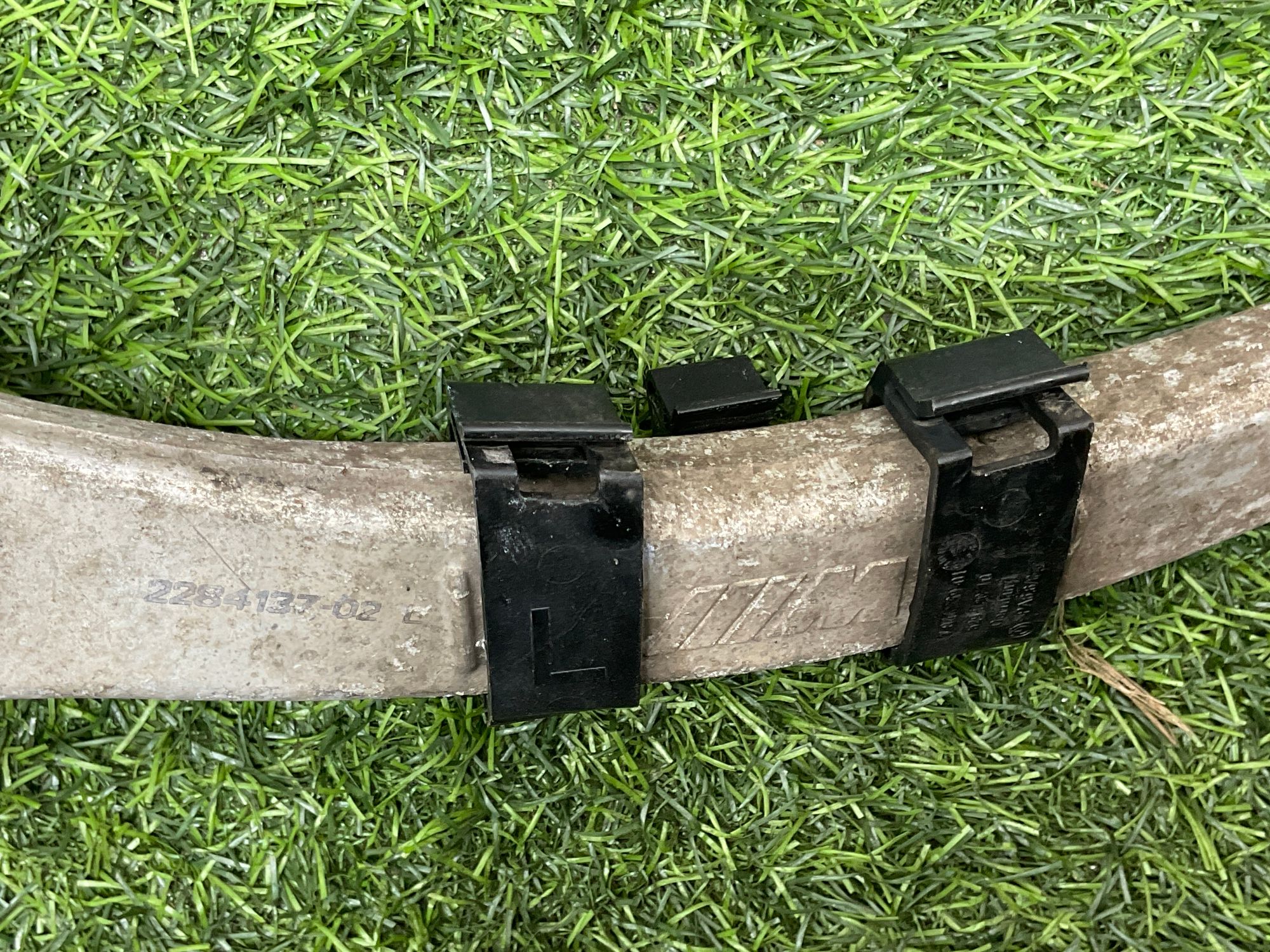 https://ycs.partsauto.market/partsauto-images/thmbs/userImages/h353NjtZg3VDP19b5HMt7LlpbQ93/part/c9f11e4a-da76-4105-babe-c99b5979c993_1733927789941.jpg