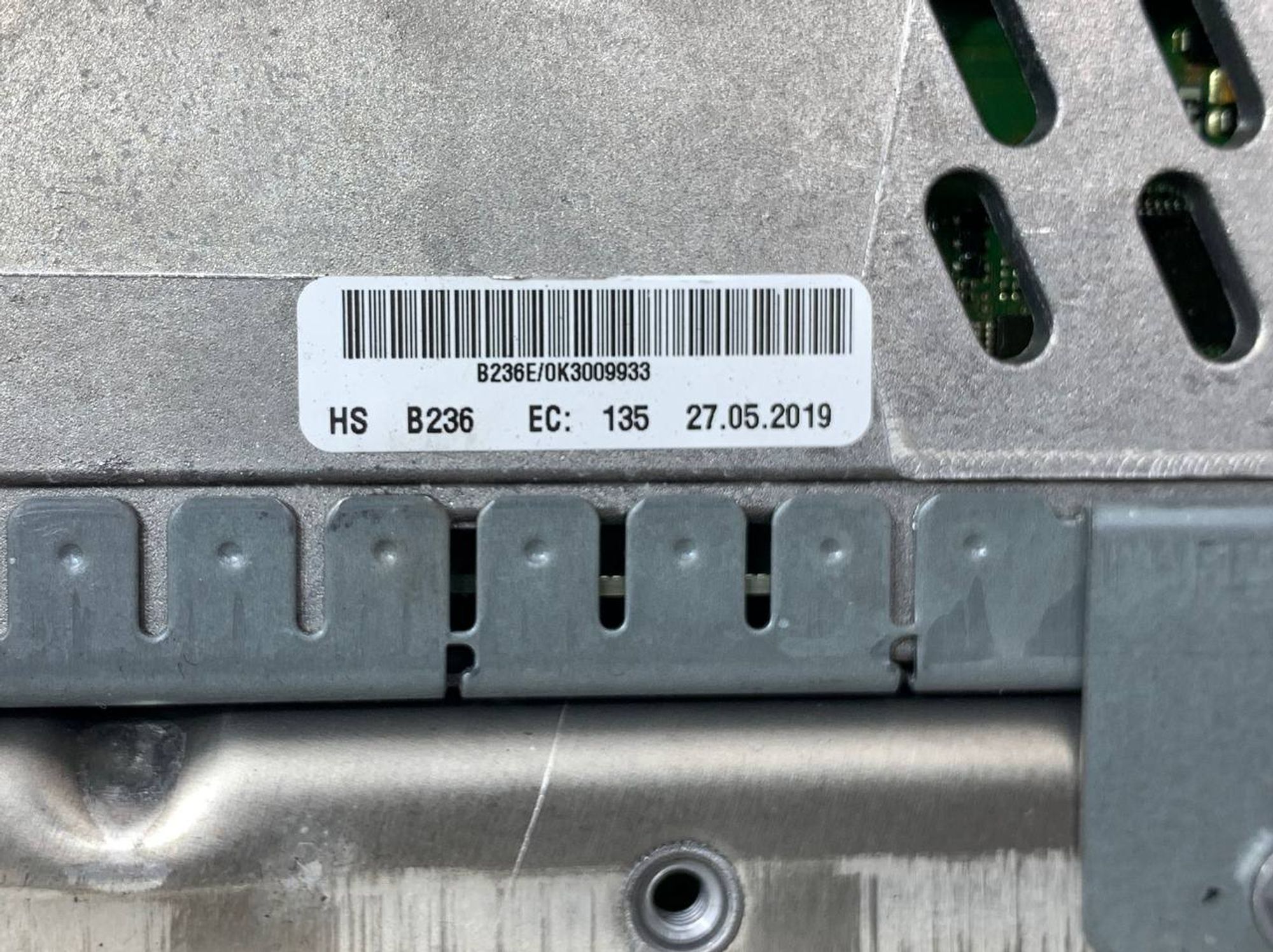 https://ycs.partsauto.market/partsauto-images/thmbs/userImages/h353NjtZg3VDP19b5HMt7LlpbQ93/part/ca26ee0f-8266-4af0-9404-167e6d4a38a7_1728720091824.jpg