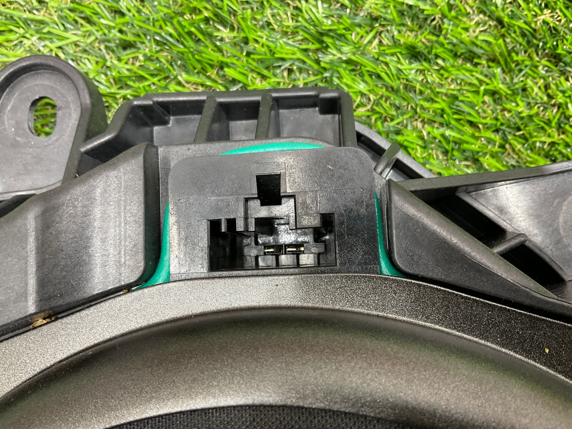 https://ycs.partsauto.market/partsauto-images/thmbs/userImages/h353NjtZg3VDP19b5HMt7LlpbQ93/part/ca61ab20-8d28-4ca5-a32a-498142558681_1780318272517.jpg
