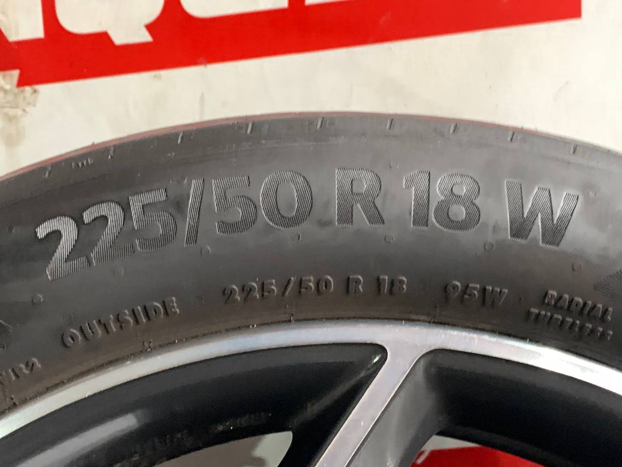 https://ycs.partsauto.market/partsauto-images/thmbs/userImages/h353NjtZg3VDP19b5HMt7LlpbQ93/part/caa8e2a4-10c9-494c-9ec0-8475e2a71b69_1732700391923.jpg