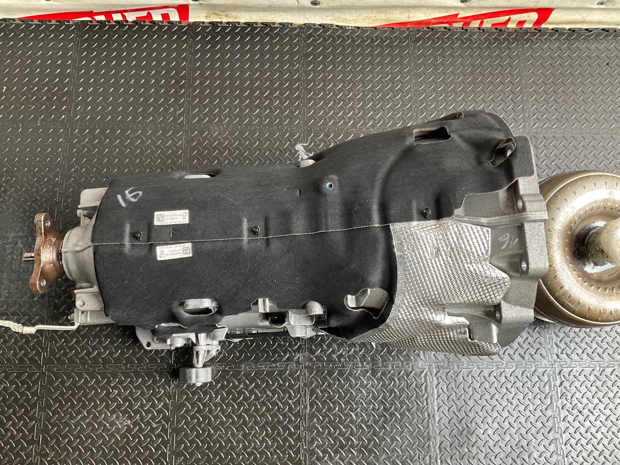 https://ycs.partsauto.market/partsauto-images/thmbs/userImages/h353NjtZg3VDP19b5HMt7LlpbQ93/part/cade7525-73d2-41d9-9fae-cb2ecd5a961f_1744201746361.jpg