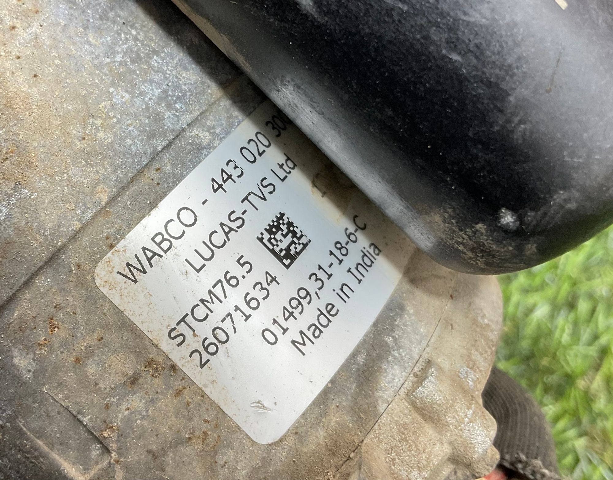 https://ycs.partsauto.market/partsauto-images/thmbs/userImages/h353NjtZg3VDP19b5HMt7LlpbQ93/part/cb0395fd-8005-4367-94f4-27a4d4eb6542_1787053389988.jpg