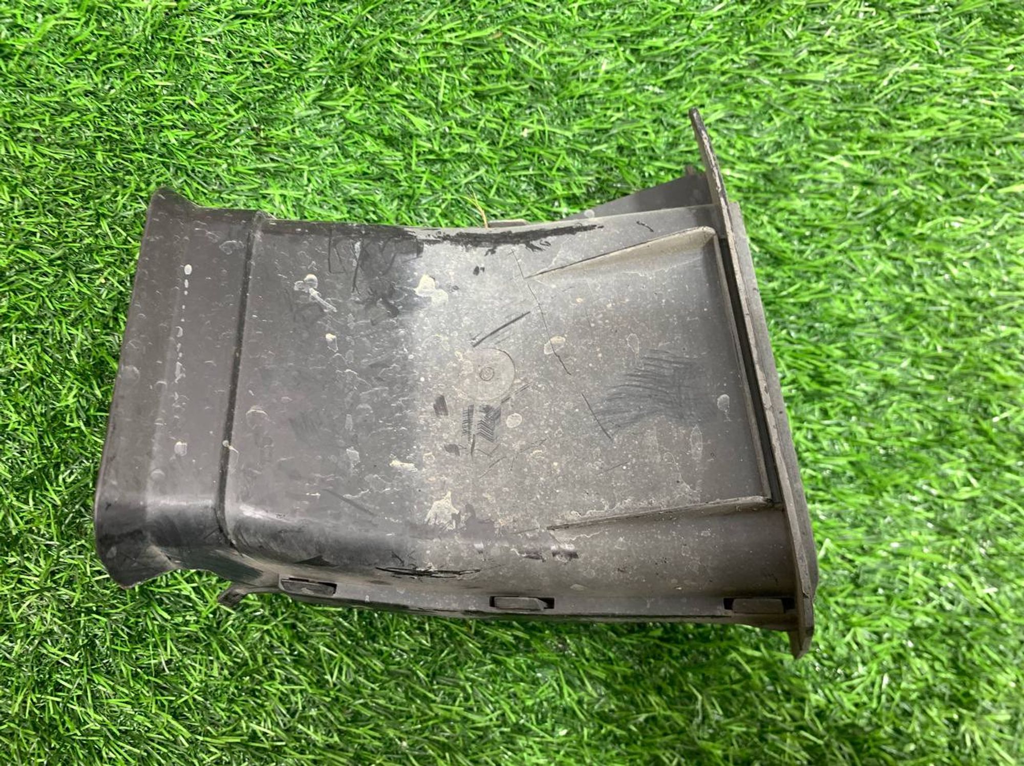 https://ycs.partsauto.market/partsauto-images/thmbs/userImages/h353NjtZg3VDP19b5HMt7LlpbQ93/part/cb17b0f9-ea92-4120-967b-5a62d05170e5_1733484004220.jpg