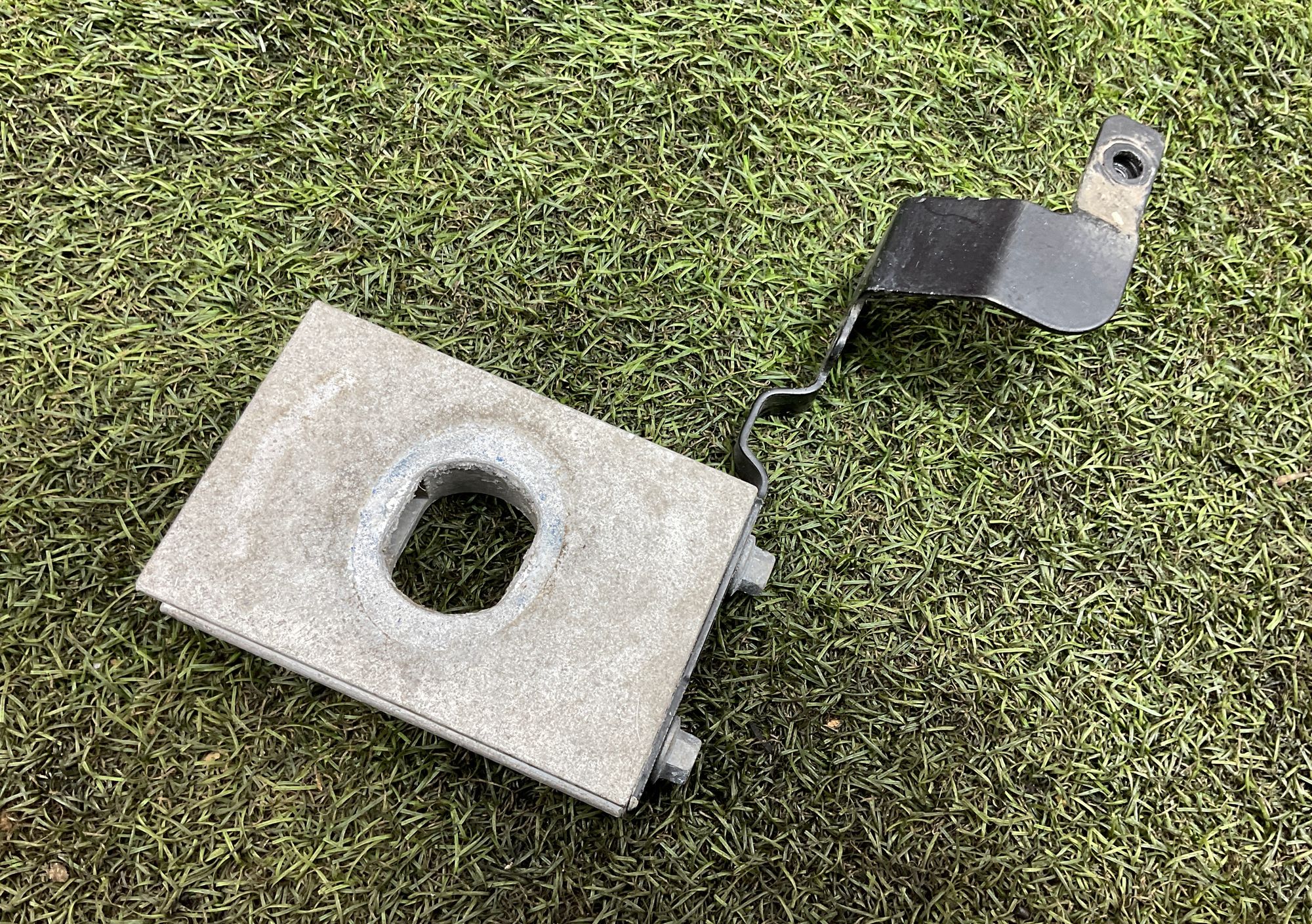 Крепление заднего бампера левое Land Rover Defender II L663 2022, 2000 рублей, Москва