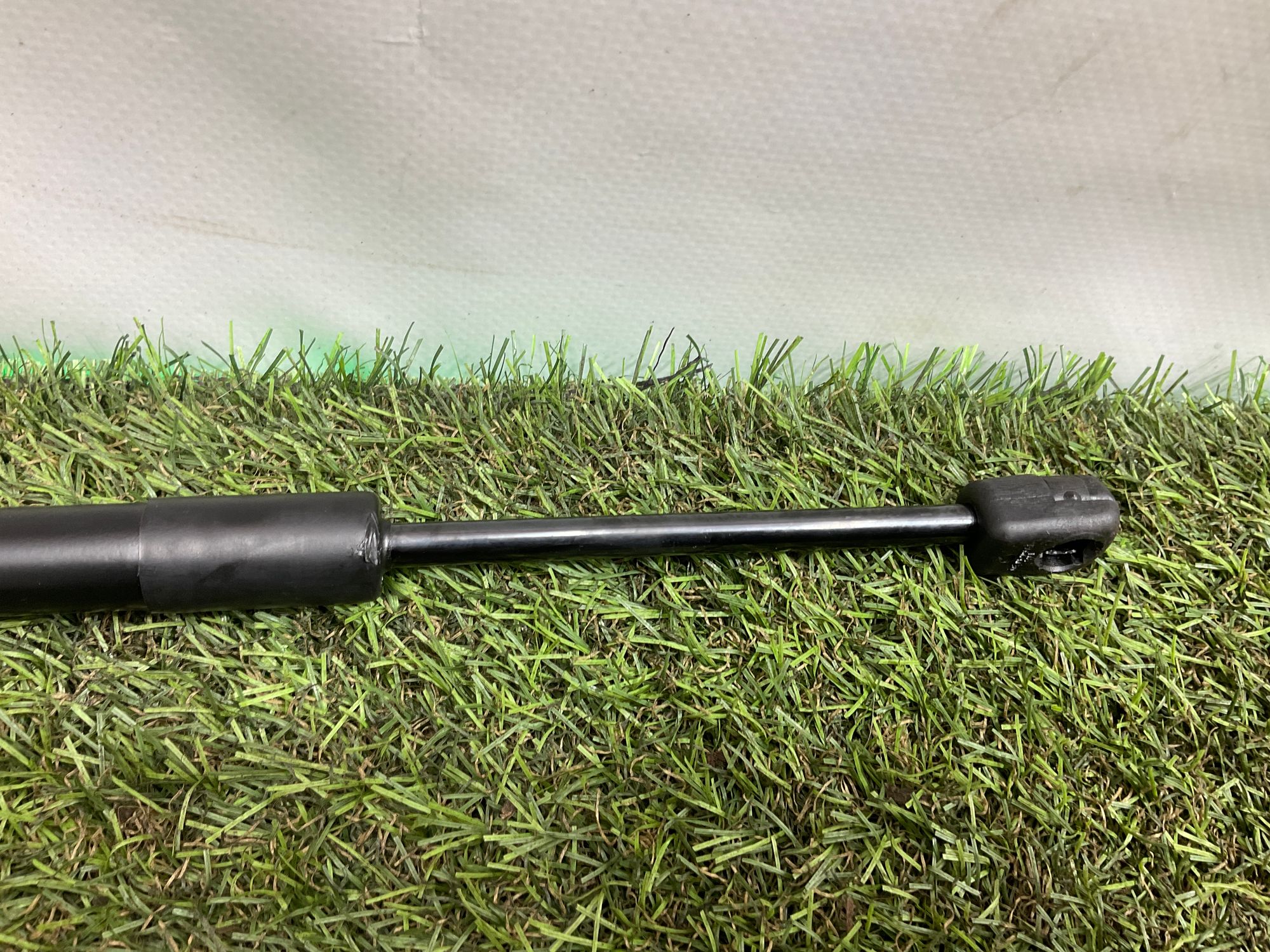 Амортизатор крышки багажника BMW M3, G81 2023, 1000 рублей, Москва