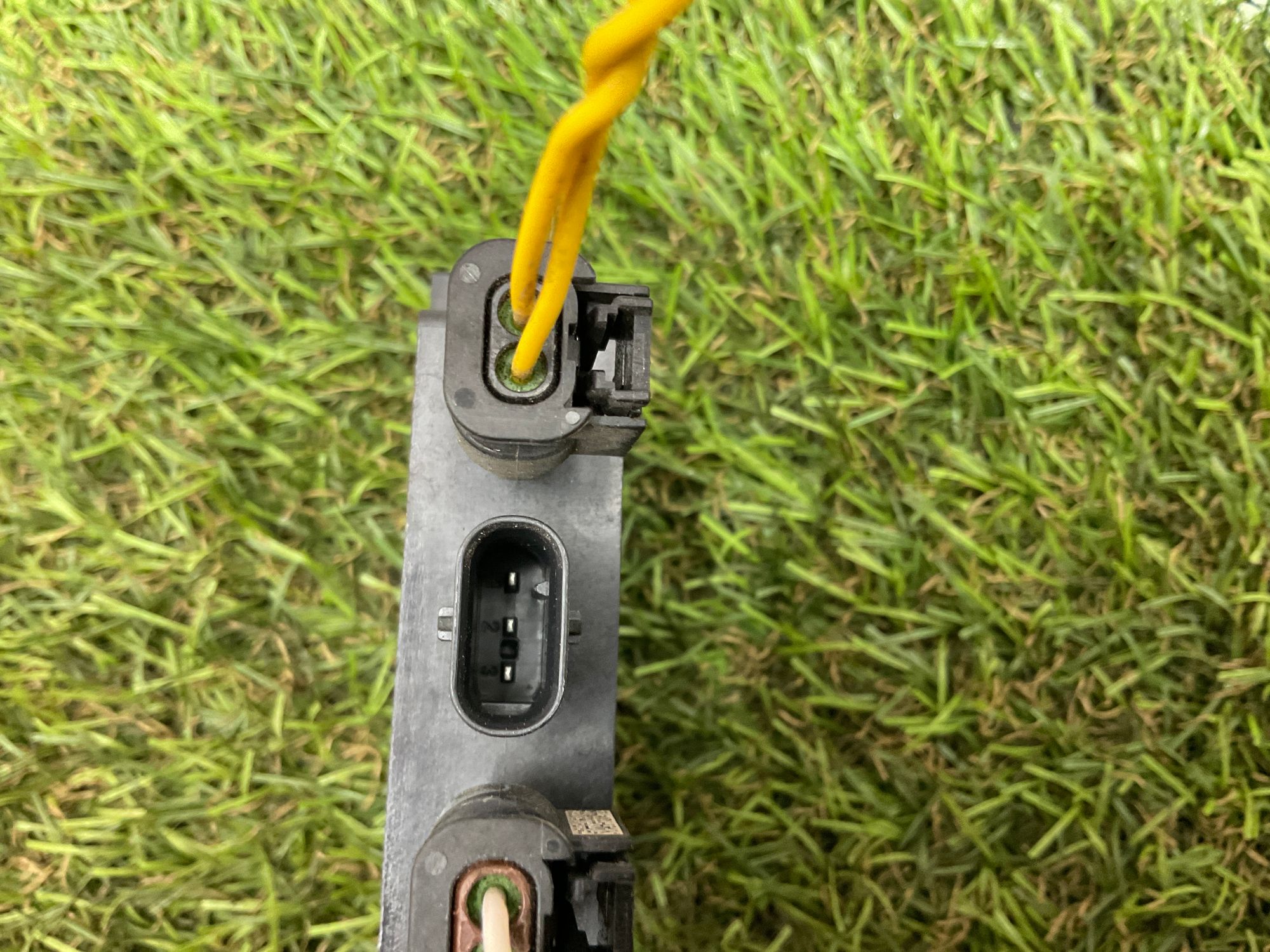 https://ycs.partsauto.market/partsauto-images/thmbs/userImages/h353NjtZg3VDP19b5HMt7LlpbQ93/part/cc24039d-a62b-43d1-a3b1-cec4a329ff68_1779262678881.jpg