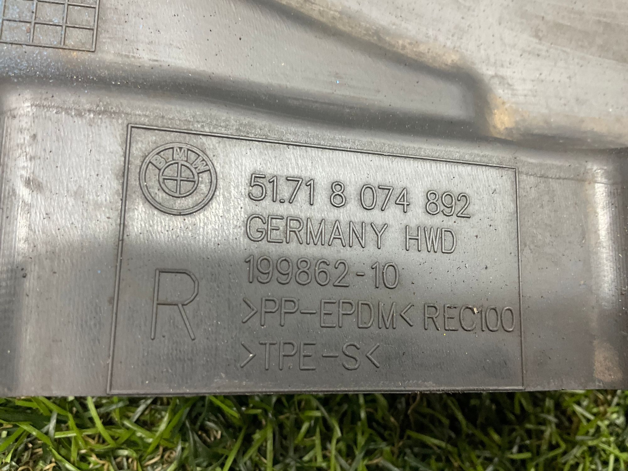 Пыльник переднего бамперa правый BMW 3 серия, G20/G21 (2018—2023), 2000 рублей, Москва