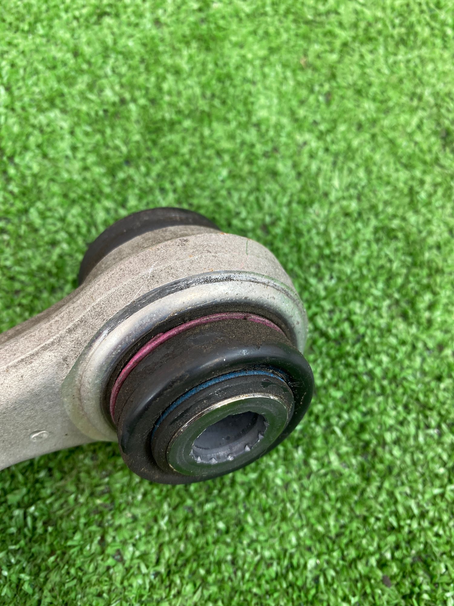 https://ycs.partsauto.market/partsauto-images/thmbs/userImages/h353NjtZg3VDP19b5HMt7LlpbQ93/part/cc60acfe-b16d-4b84-913f-b165c1261b0d_1749554322884.jpg