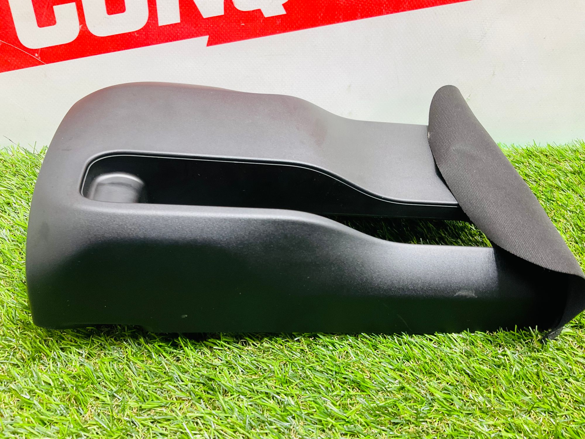 https://ycs.partsauto.market/partsauto-images/thmbs/userImages/h353NjtZg3VDP19b5HMt7LlpbQ93/part/cd0661b6-daee-4dfe-8113-32e2a8b4e228_1781522830515.jpg
