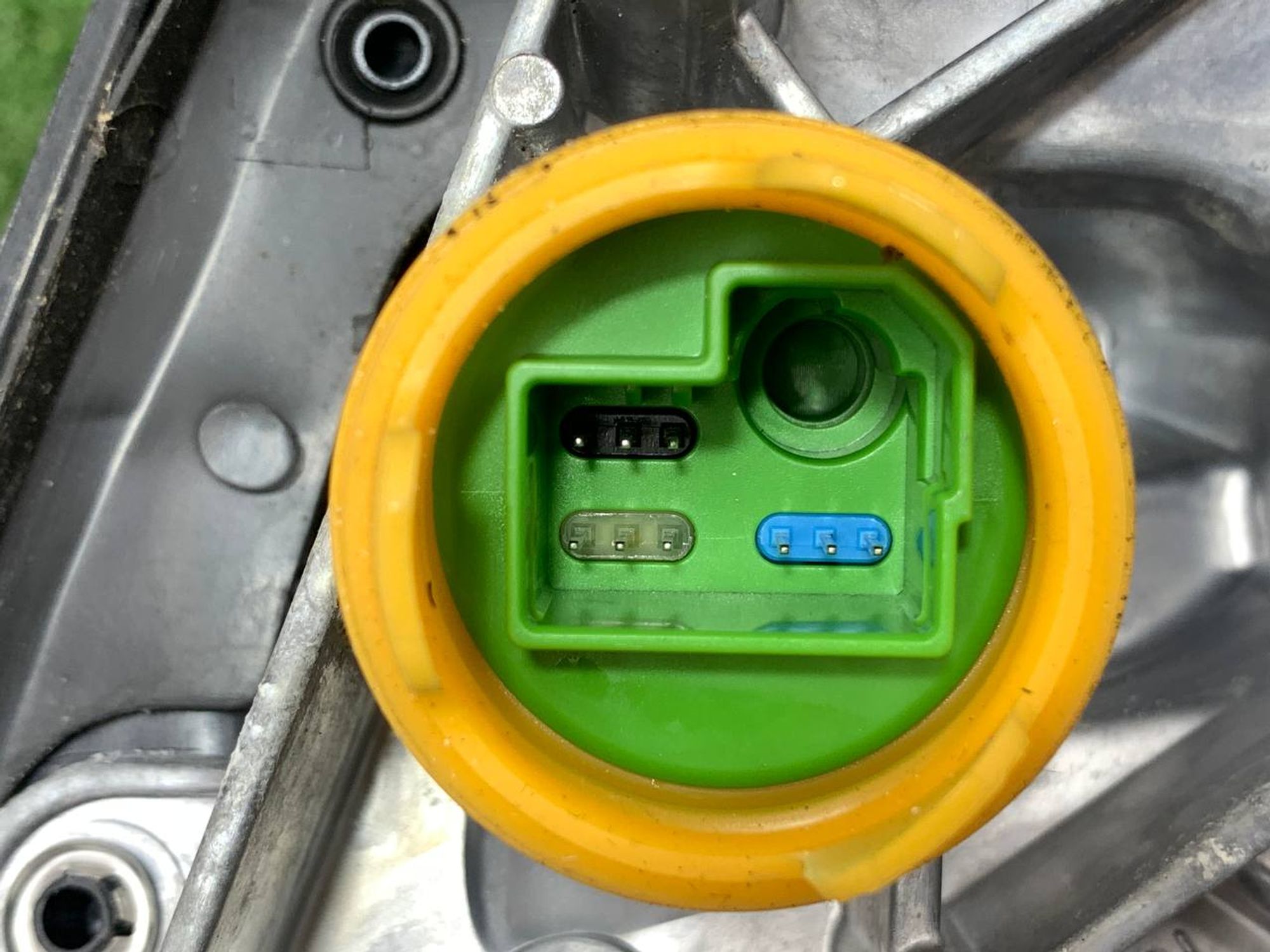 https://ycs.partsauto.market/partsauto-images/thmbs/userImages/h353NjtZg3VDP19b5HMt7LlpbQ93/part/cd262260-a4f2-408c-ac11-0aed0af13749_1726904214175.jpg