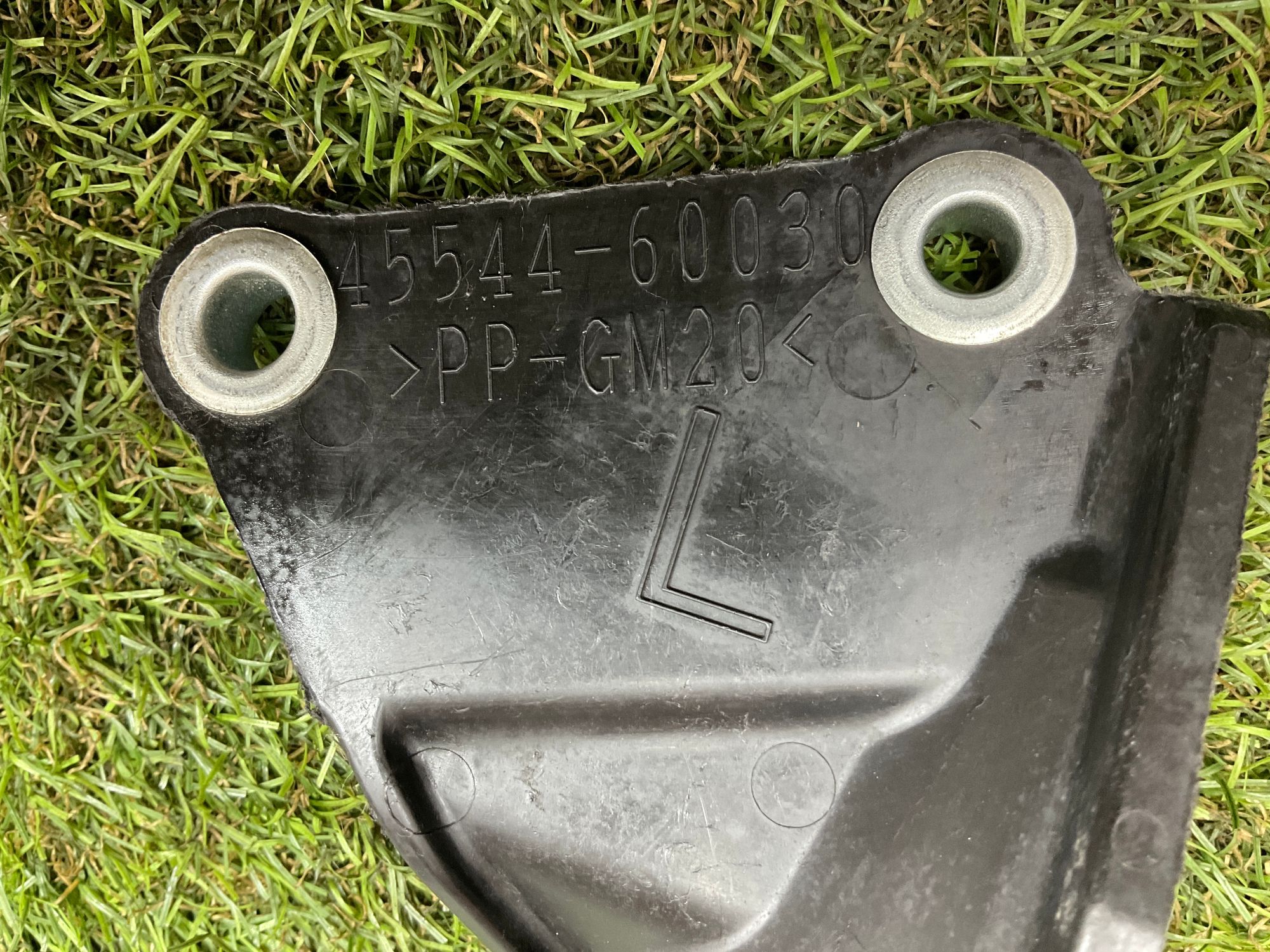 https://ycs.partsauto.market/partsauto-images/thmbs/userImages/h353NjtZg3VDP19b5HMt7LlpbQ93/part/cd7d28d1-5ea7-4df5-9bd4-b0cb74a1b6c3_1779722562504.jpg