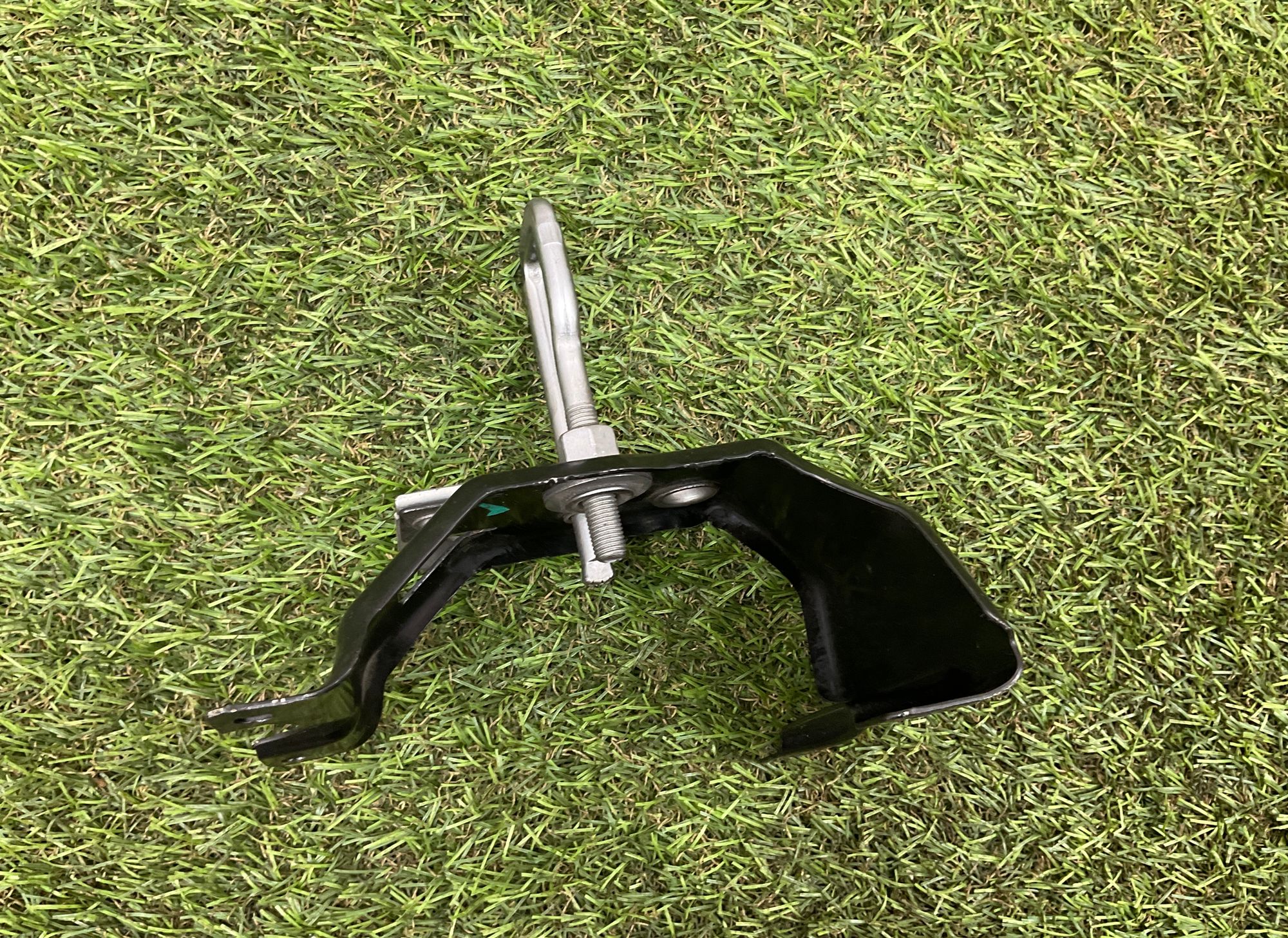 https://ycs.partsauto.market/partsauto-images/thmbs/userImages/h353NjtZg3VDP19b5HMt7LlpbQ93/part/cd7f0858-b670-468e-a31b-9860d7193e8e_1749805530170.jpg