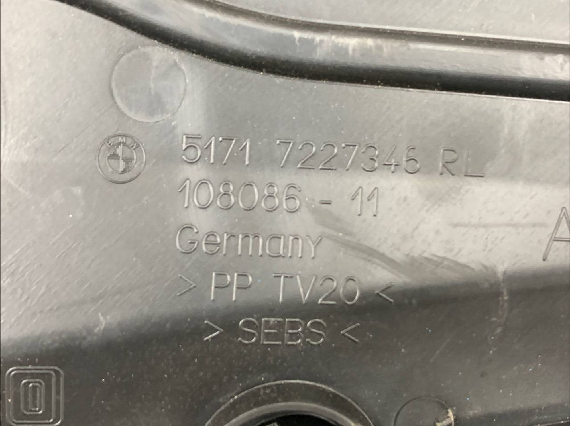 https://ycs.partsauto.market/partsauto-images/thmbs/userImages/h353NjtZg3VDP19b5HMt7LlpbQ93/part/cdeefa21-66ab-4101-b453-ea63fd7496c8_1720788814875.jpg