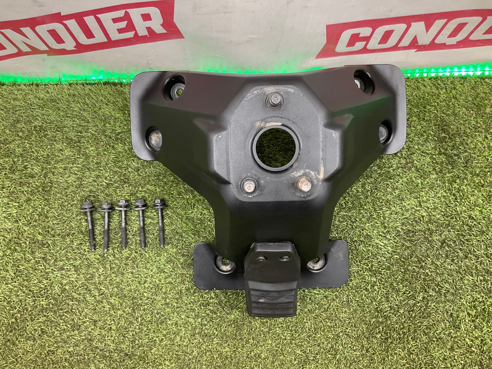 Кронштейн запасного колеса Land Rover Defender, II 663, 12000 рублей, Москва