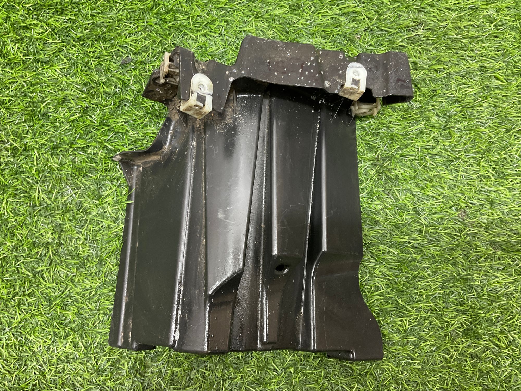 https://ycs.partsauto.market/partsauto-images/thmbs/userImages/h353NjtZg3VDP19b5HMt7LlpbQ93/part/ce55be94-b60c-4a64-9555-296c2df204d3_1735045981234.jpg