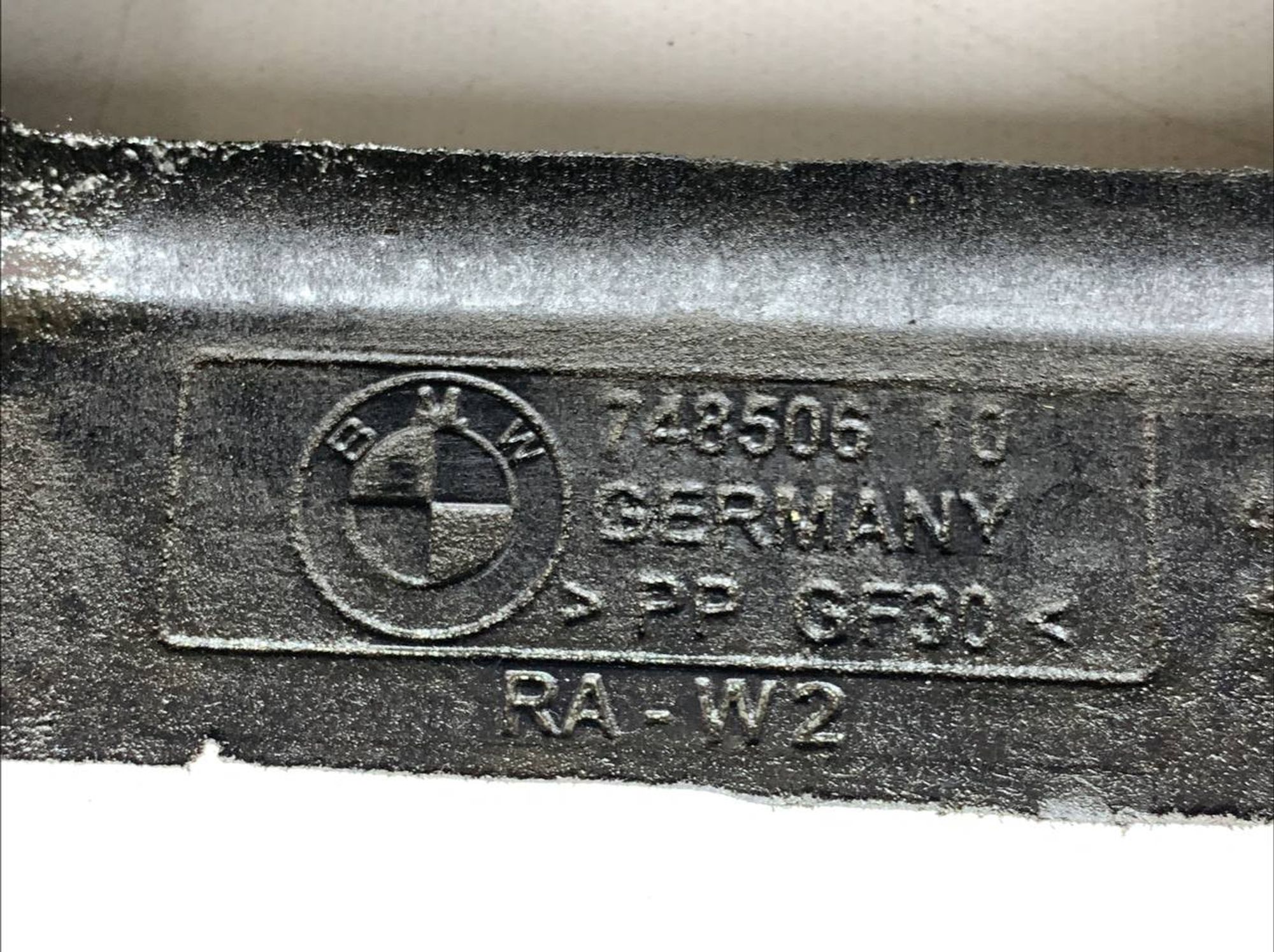 https://ycs.partsauto.market/partsauto-images/thmbs/userImages/h353NjtZg3VDP19b5HMt7LlpbQ93/part/ce8e7761-863d-4dc3-ae2d-2bebbe465a64_1720771804051.jpg