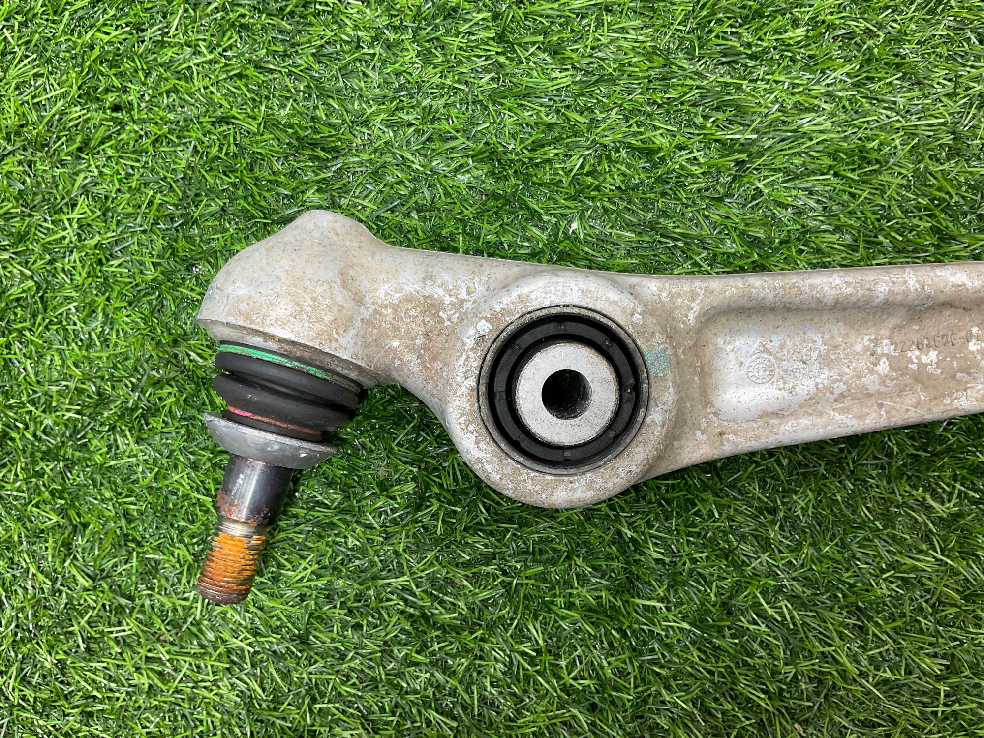 https://ycs.partsauto.market/partsauto-images/thmbs/userImages/h353NjtZg3VDP19b5HMt7LlpbQ93/part/ceaf838a-99ac-4abb-be70-99612aea9a0f_1733920088610.jpg