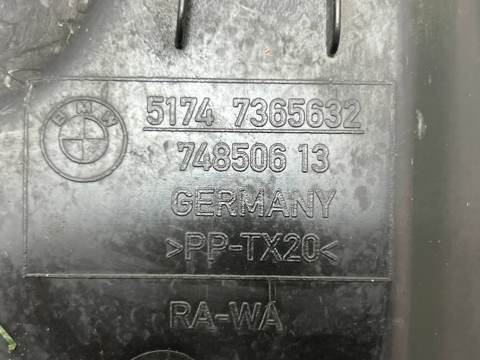 https://ycs.partsauto.market/partsauto-images/thmbs/userImages/h353NjtZg3VDP19b5HMt7LlpbQ93/part/ceec99ae-4944-4a79-afb5-c8bf3b4f28ab_1730973273177.jpg