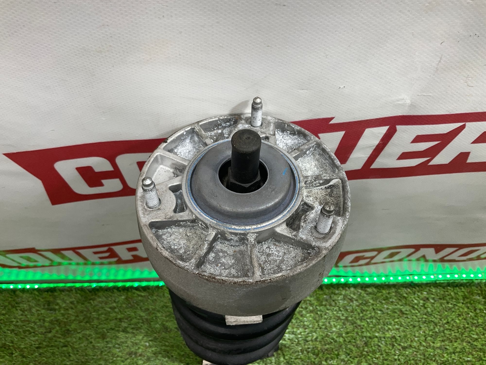 https://ycs.partsauto.market/partsauto-images/thmbs/userImages/h353NjtZg3VDP19b5HMt7LlpbQ93/part/cf08de55-6f31-45f2-92a0-afda43b46ee2_1746707727582.jpg