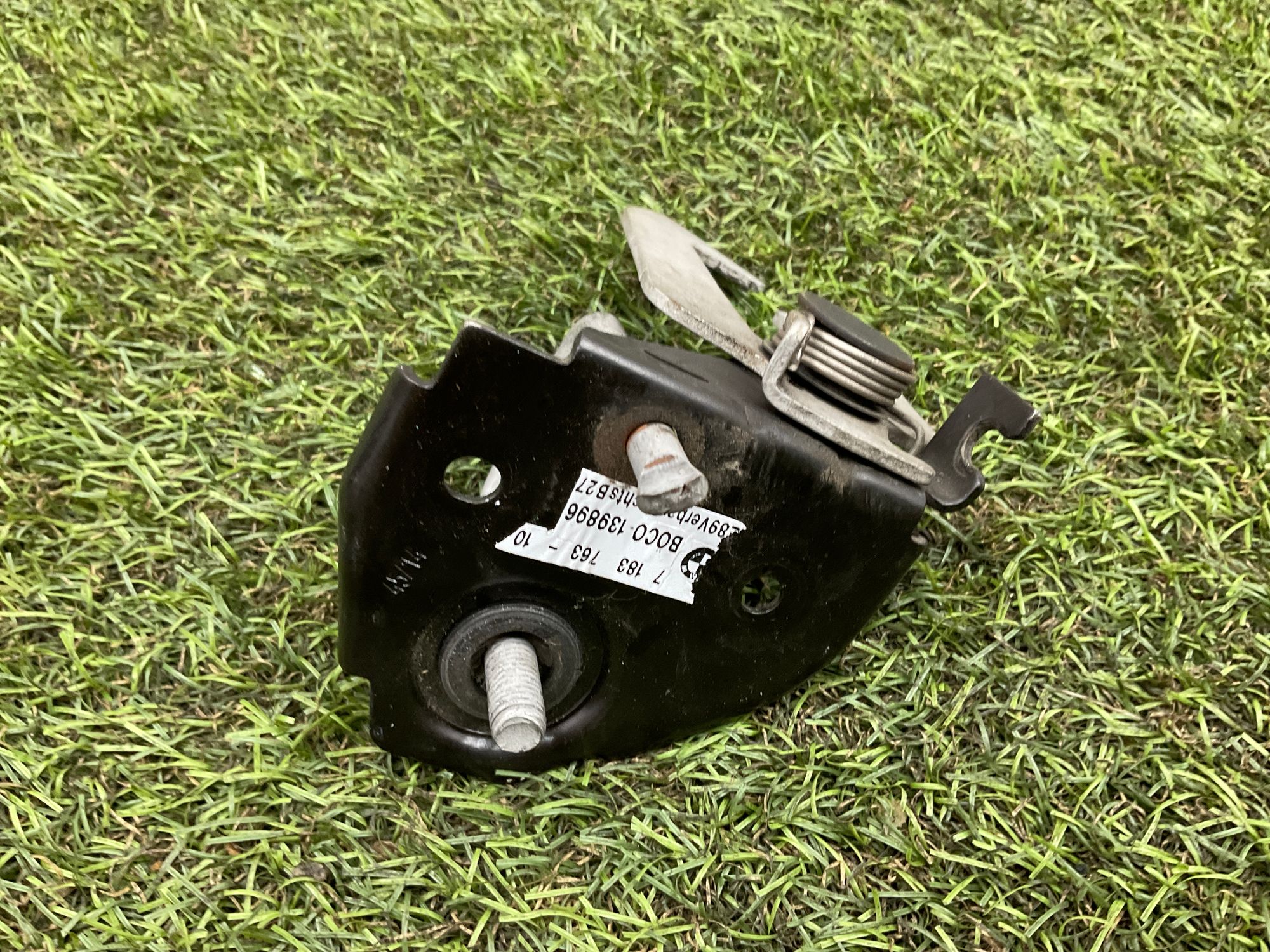 Верхняя часть замка капота BMW 5 серия, F10/F11/F07 рестайлинг, 1000 рублей, Москва