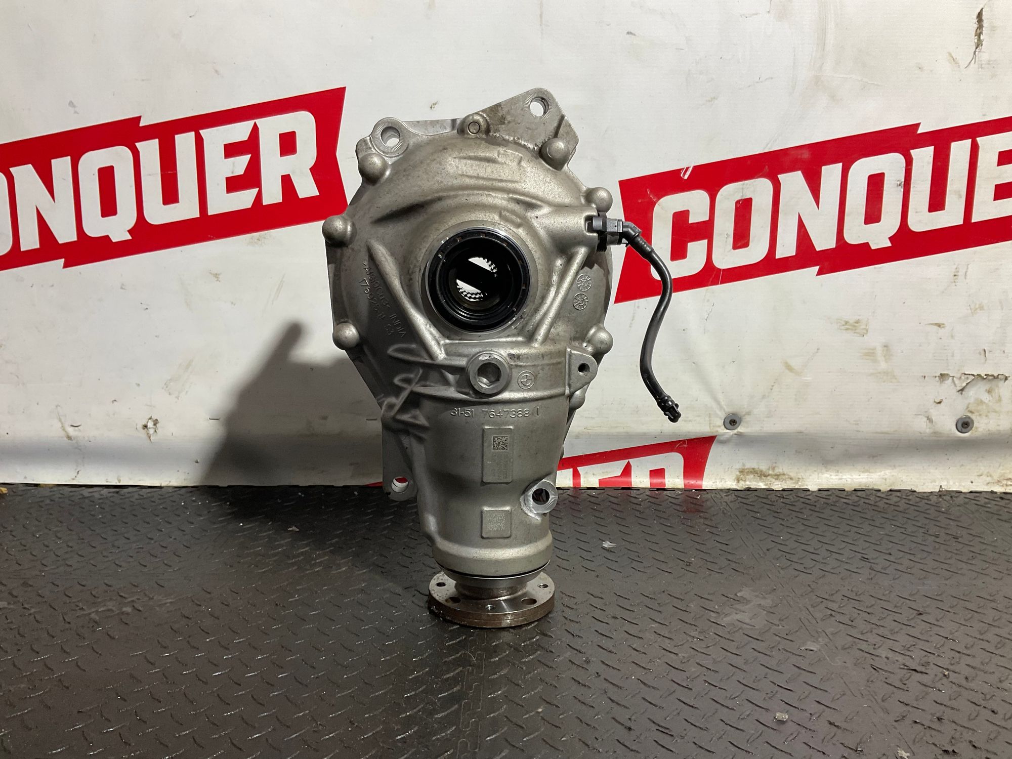 https://ycs.partsauto.market/partsauto-images/thmbs/userImages/h353NjtZg3VDP19b5HMt7LlpbQ93/part/cf52a6d7-aae6-492f-9896-72ac355ce4cb_1733756713881.jpg