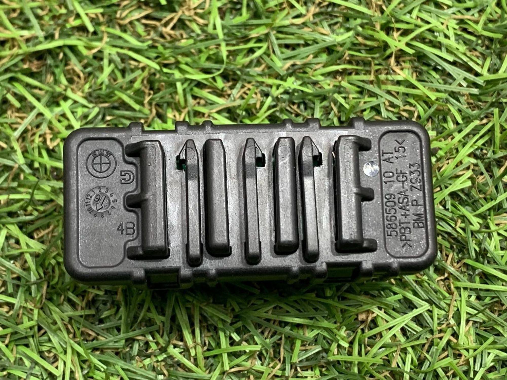 https://ycs.partsauto.market/partsauto-images/thmbs/userImages/h353NjtZg3VDP19b5HMt7LlpbQ93/part/cf73fe60-96b5-4d8c-9e22-9c350e36bcfa_1708526552108.jpg