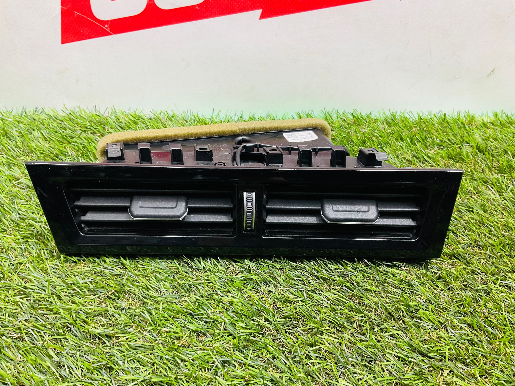 https://ycs.partsauto.market/partsauto-images/thmbs/userImages/h353NjtZg3VDP19b5HMt7LlpbQ93/part/cf8586fd-f588-48fc-b1a9-480b1bbcaee6_1785851043762.jpg
