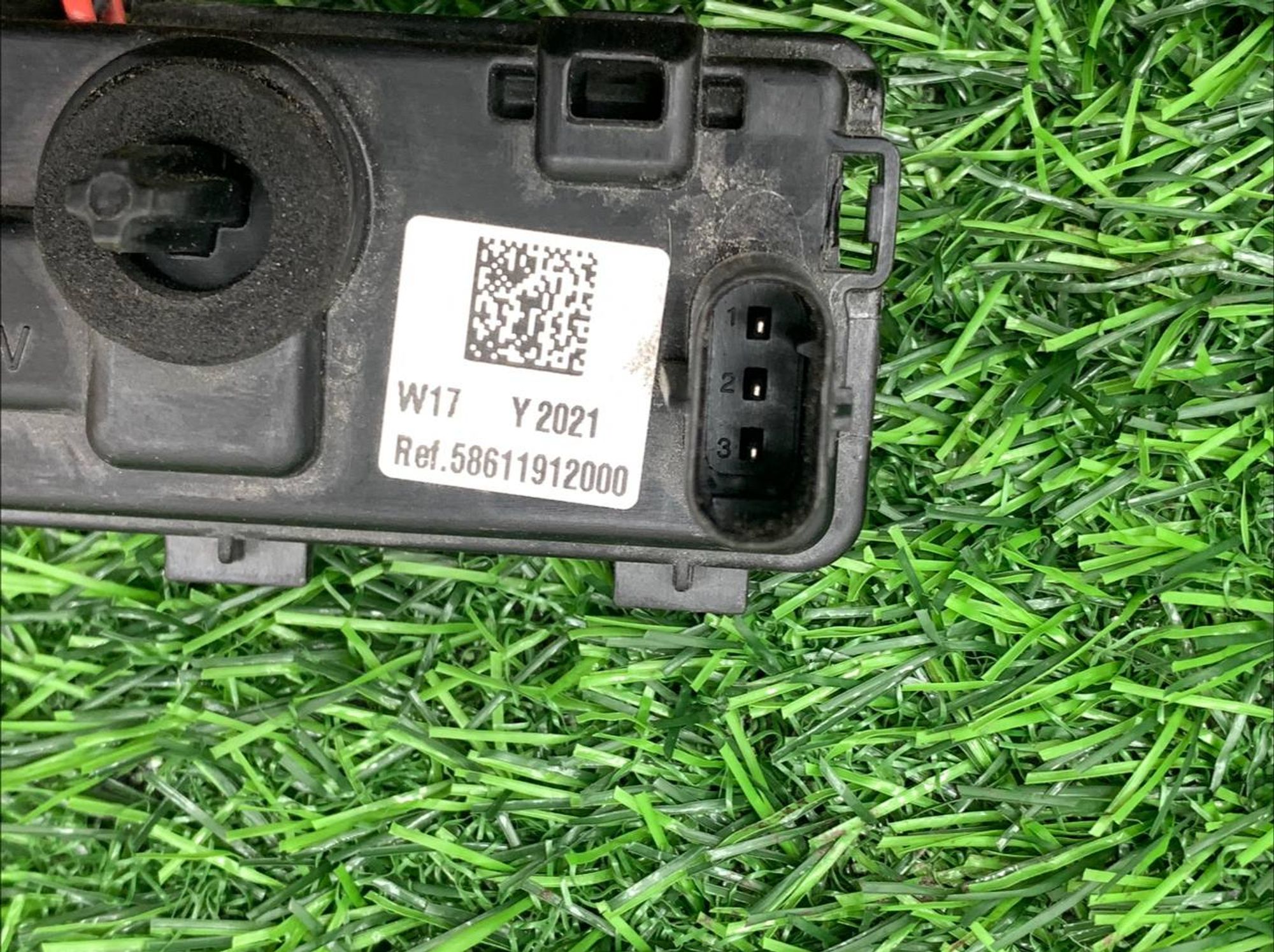 https://ycs.partsauto.market/partsauto-images/thmbs/userImages/h353NjtZg3VDP19b5HMt7LlpbQ93/part/d0040a16-e291-49a4-a6bc-ebe8670c7341_1732778669112.jpg