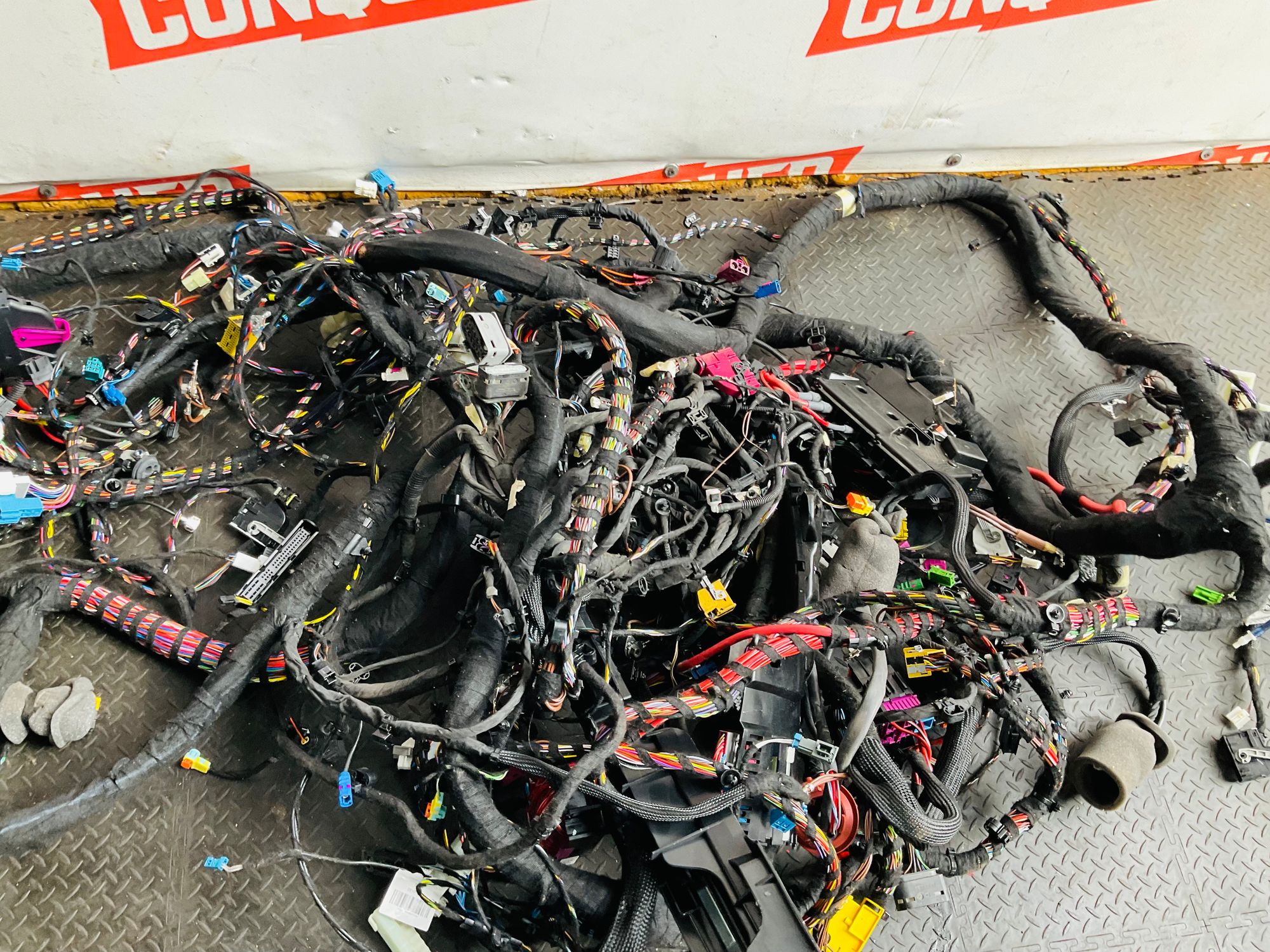 https://ycs.partsauto.market/partsauto-images/thmbs/userImages/h353NjtZg3VDP19b5HMt7LlpbQ93/part/d01236f3-a6c1-46b0-a3bd-647fd3012113_1789386233870.jpg