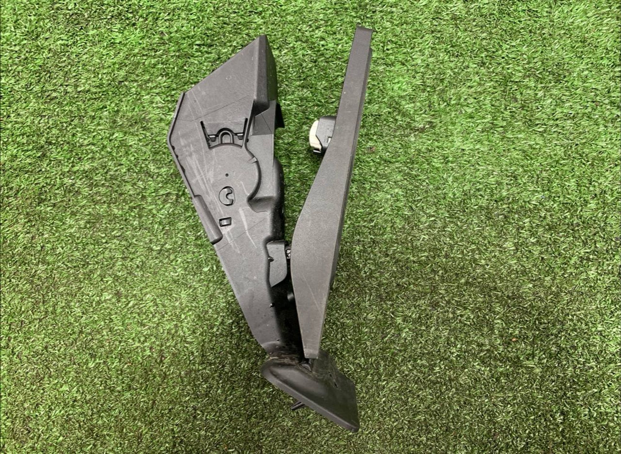 https://ycs.partsauto.market/partsauto-images/thmbs/userImages/h353NjtZg3VDP19b5HMt7LlpbQ93/part/d01c3966-a493-4d86-b11f-0c8e248449ea_1724326928236.jpg
