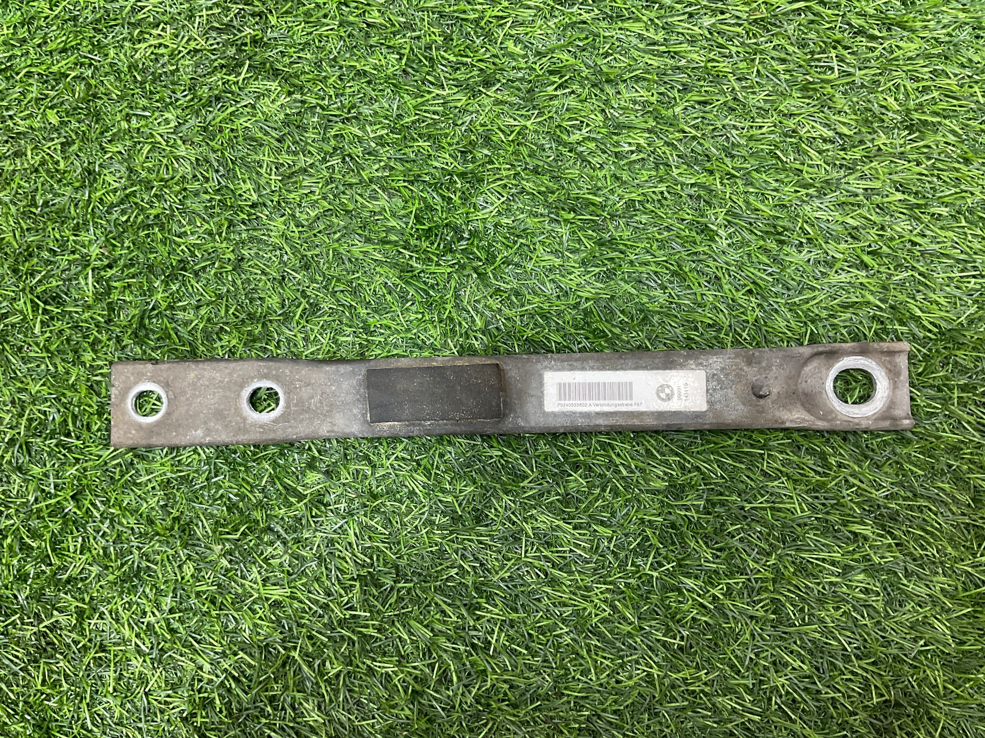 https://ycs.partsauto.market/partsauto-images/thmbs/userImages/h353NjtZg3VDP19b5HMt7LlpbQ93/part/d0355d10-c240-43dd-9405-01f48010c8fa_1736408162460.jpg