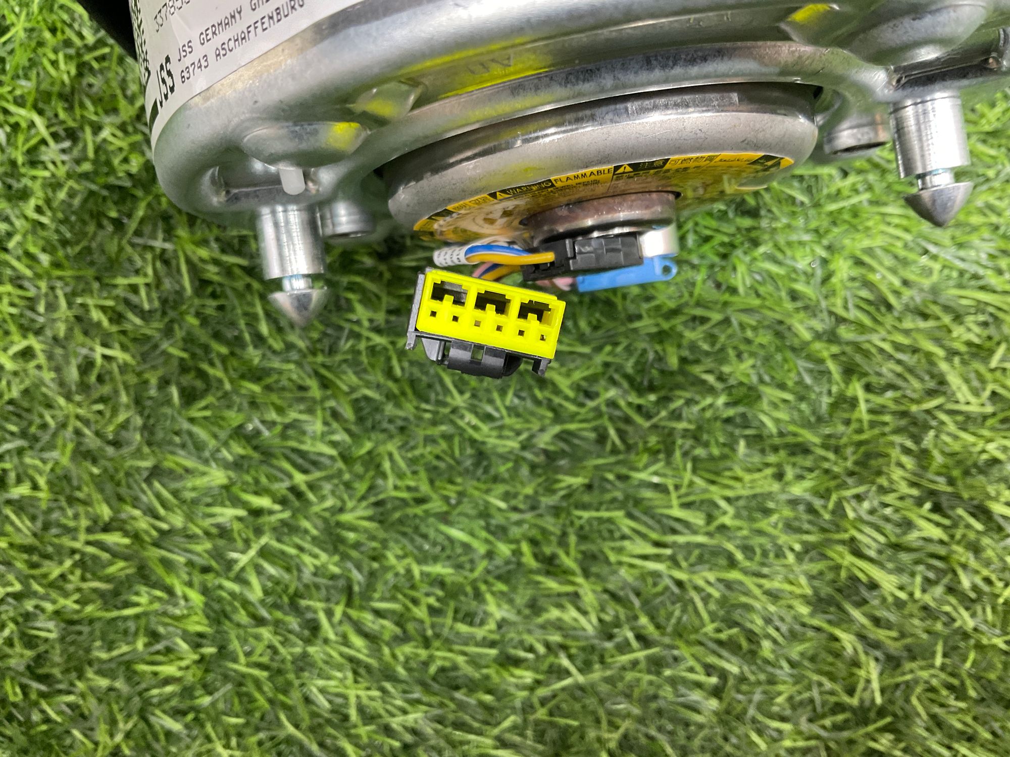 https://ycs.partsauto.market/partsauto-images/thmbs/userImages/h353NjtZg3VDP19b5HMt7LlpbQ93/part/d0c61a4e-f544-4e4b-a68c-6d0ad2b42db5_1734338839747.jpg