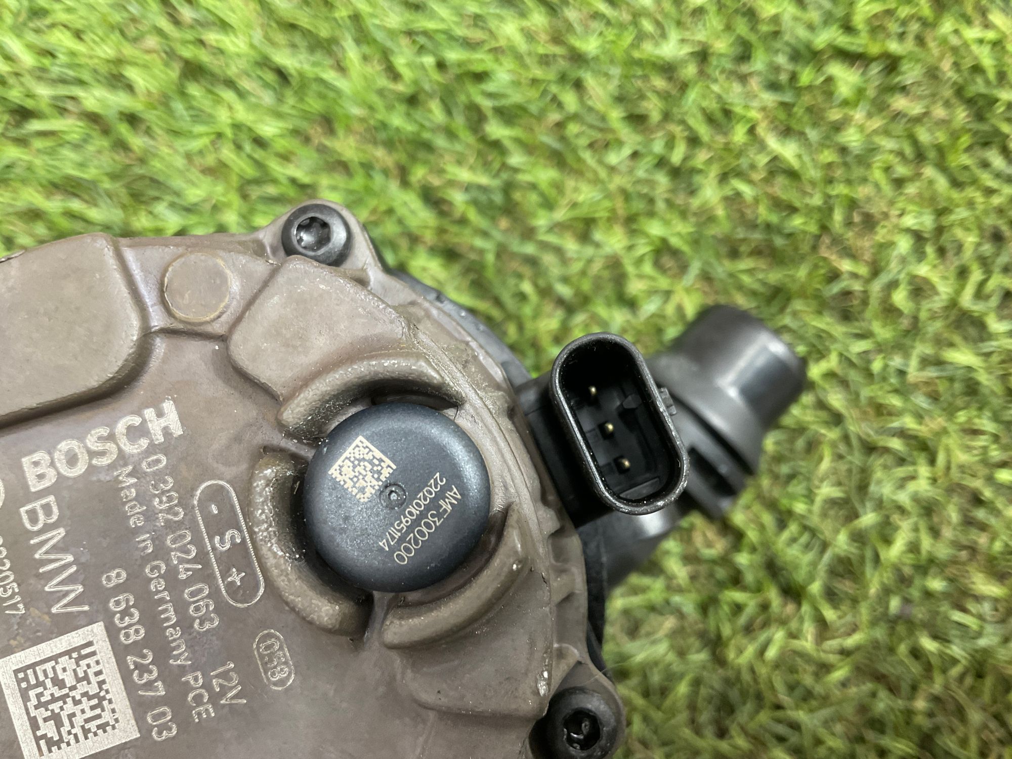 https://ycs.partsauto.market/partsauto-images/thmbs/userImages/h353NjtZg3VDP19b5HMt7LlpbQ93/part/d139c136-4b58-4e1d-aac1-7712ebe3d434_1779195940731.jpg
