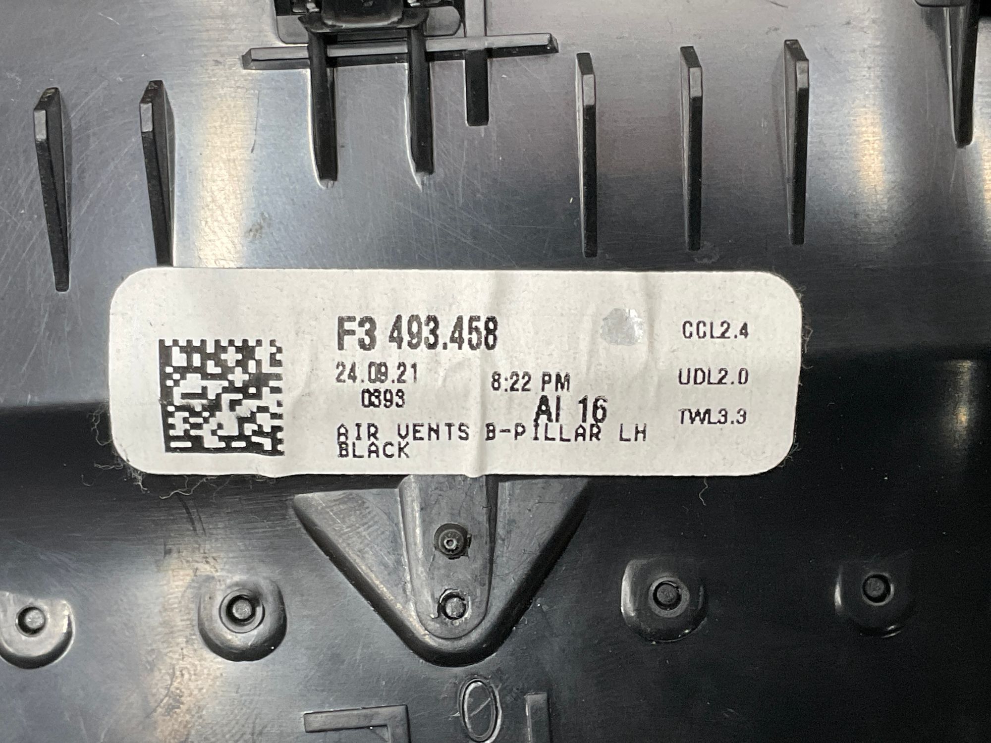 https://ycs.partsauto.market/partsauto-images/thmbs/userImages/h353NjtZg3VDP19b5HMt7LlpbQ93/part/d140224f-7c51-49aa-8491-29aecfea7dd1_1734773443232.jpg