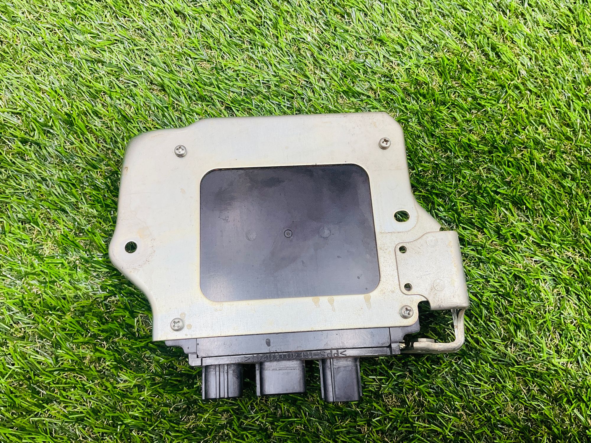 https://ycs.partsauto.market/partsauto-images/thmbs/userImages/h353NjtZg3VDP19b5HMt7LlpbQ93/part/d14d8f8c-6022-4aa2-8ea1-a4df7db63e70_1780491559614.jpg