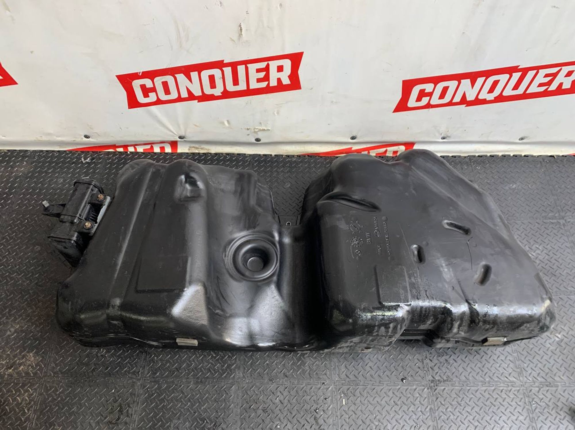 https://ycs.partsauto.market/partsauto-images/thmbs/userImages/h353NjtZg3VDP19b5HMt7LlpbQ93/part/d19349b8-32b1-47fd-b763-daf0545a8072_1732009906690.jpg