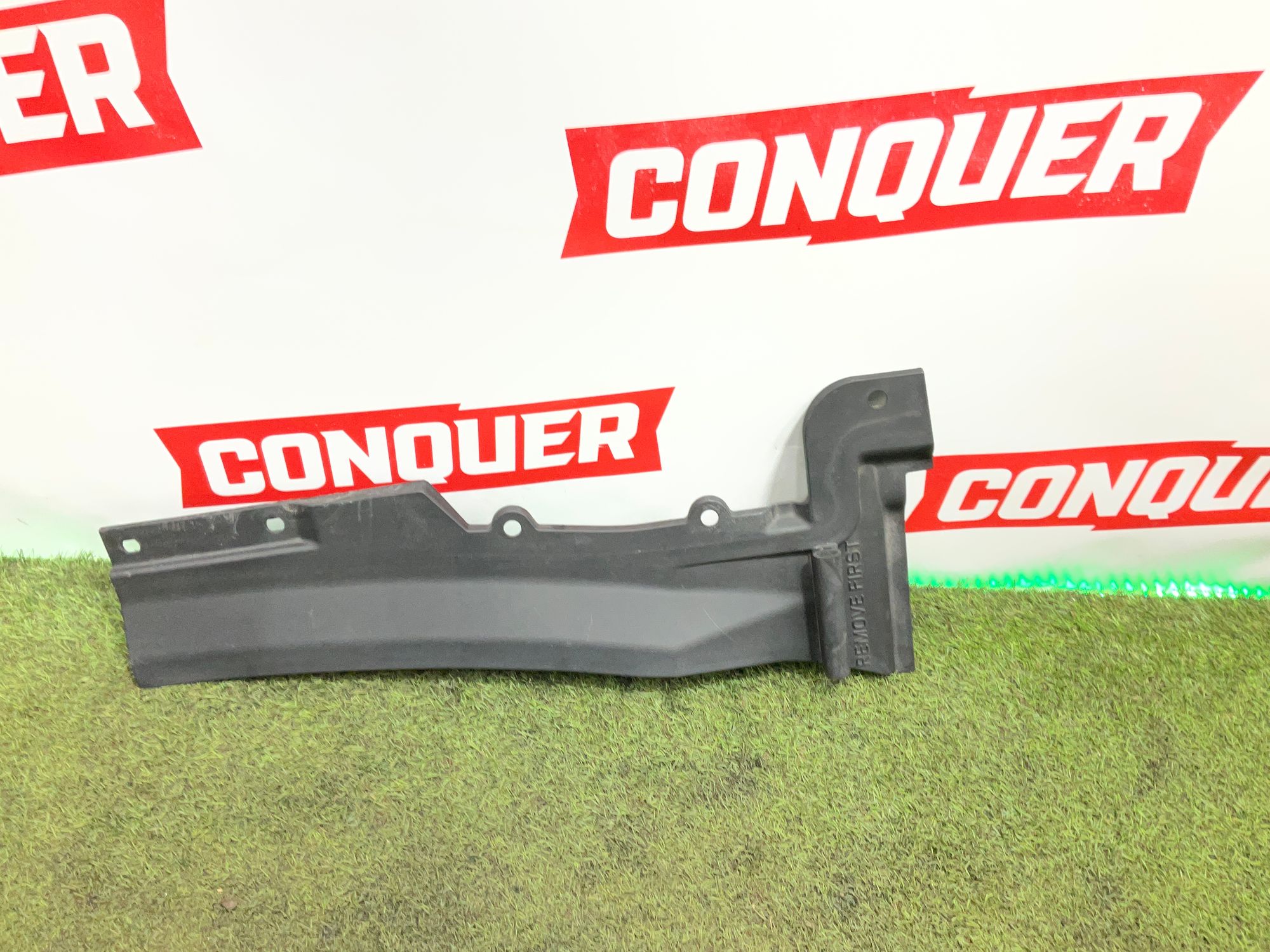 Накладка жабо правая Land Rover Defender II L663 2022, 9500 рублей, Москва