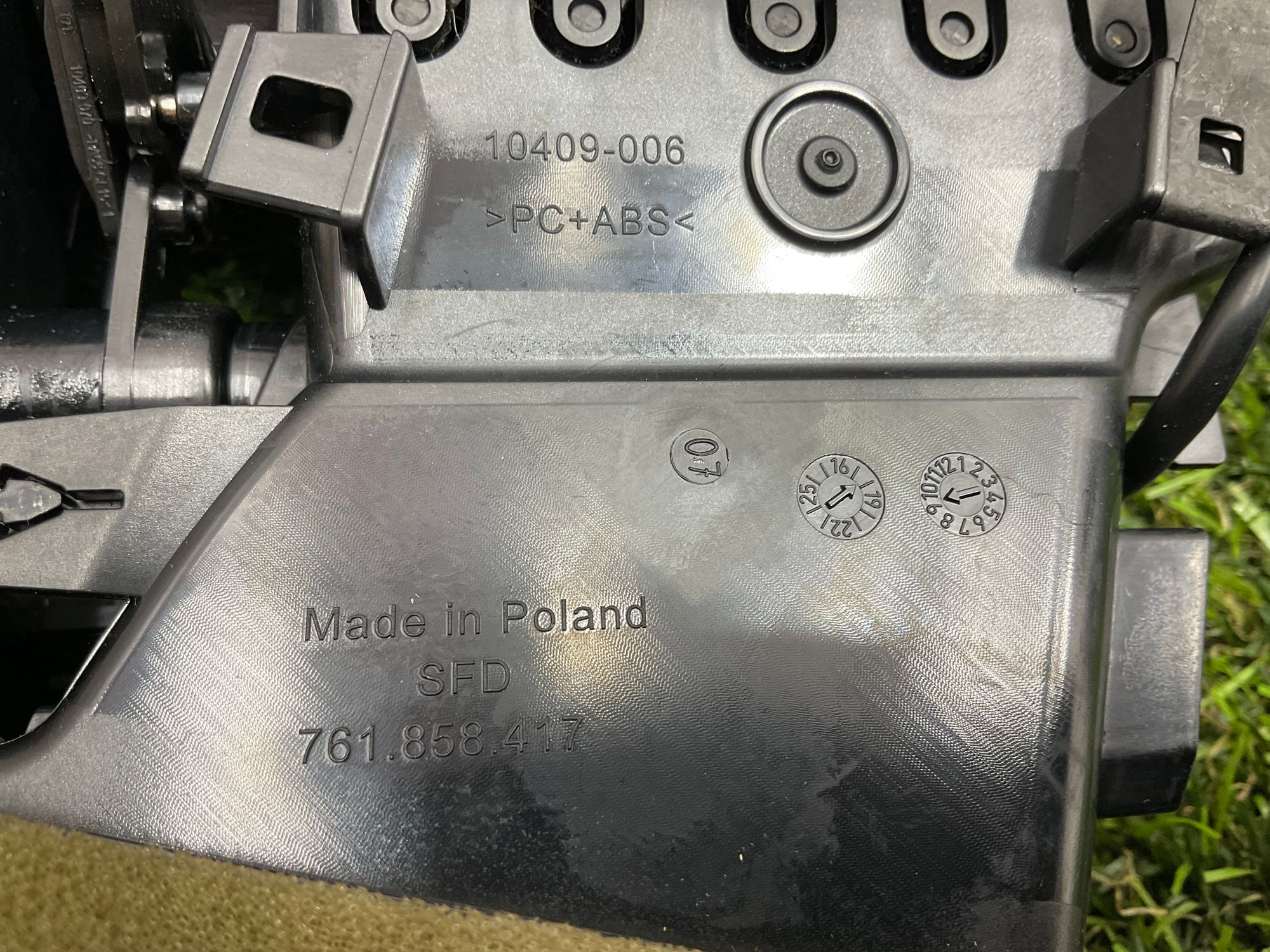 https://ycs.partsauto.market/partsauto-images/thmbs/userImages/h353NjtZg3VDP19b5HMt7LlpbQ93/part/d2688367-365c-4693-aad9-6c9471fed6d2_1785851038075.jpg