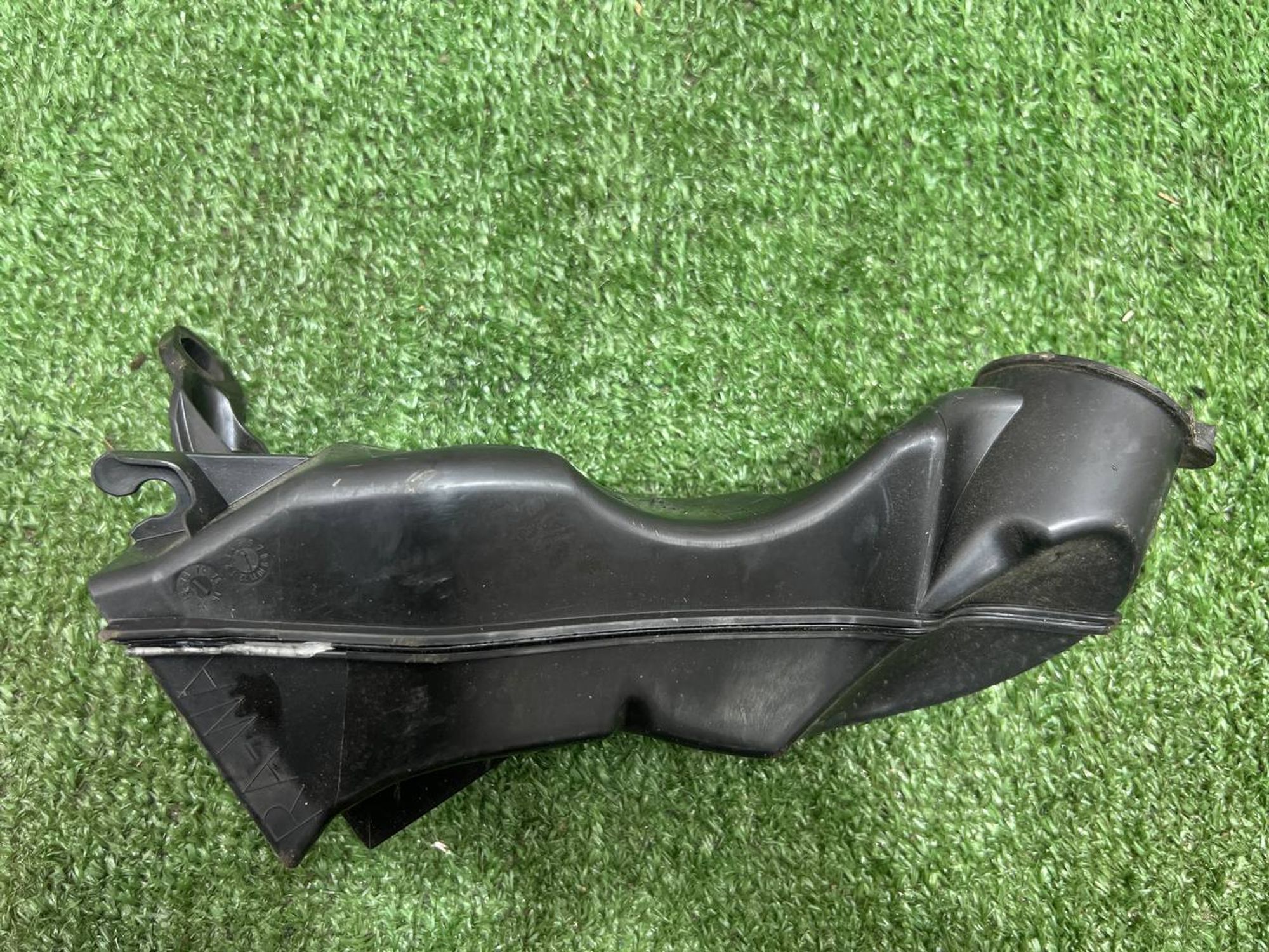 https://ycs.partsauto.market/partsauto-images/thmbs/userImages/h353NjtZg3VDP19b5HMt7LlpbQ93/part/d3415c5f-7fe3-4b74-811a-b6c093e4a4a4_1731759442552.jpg