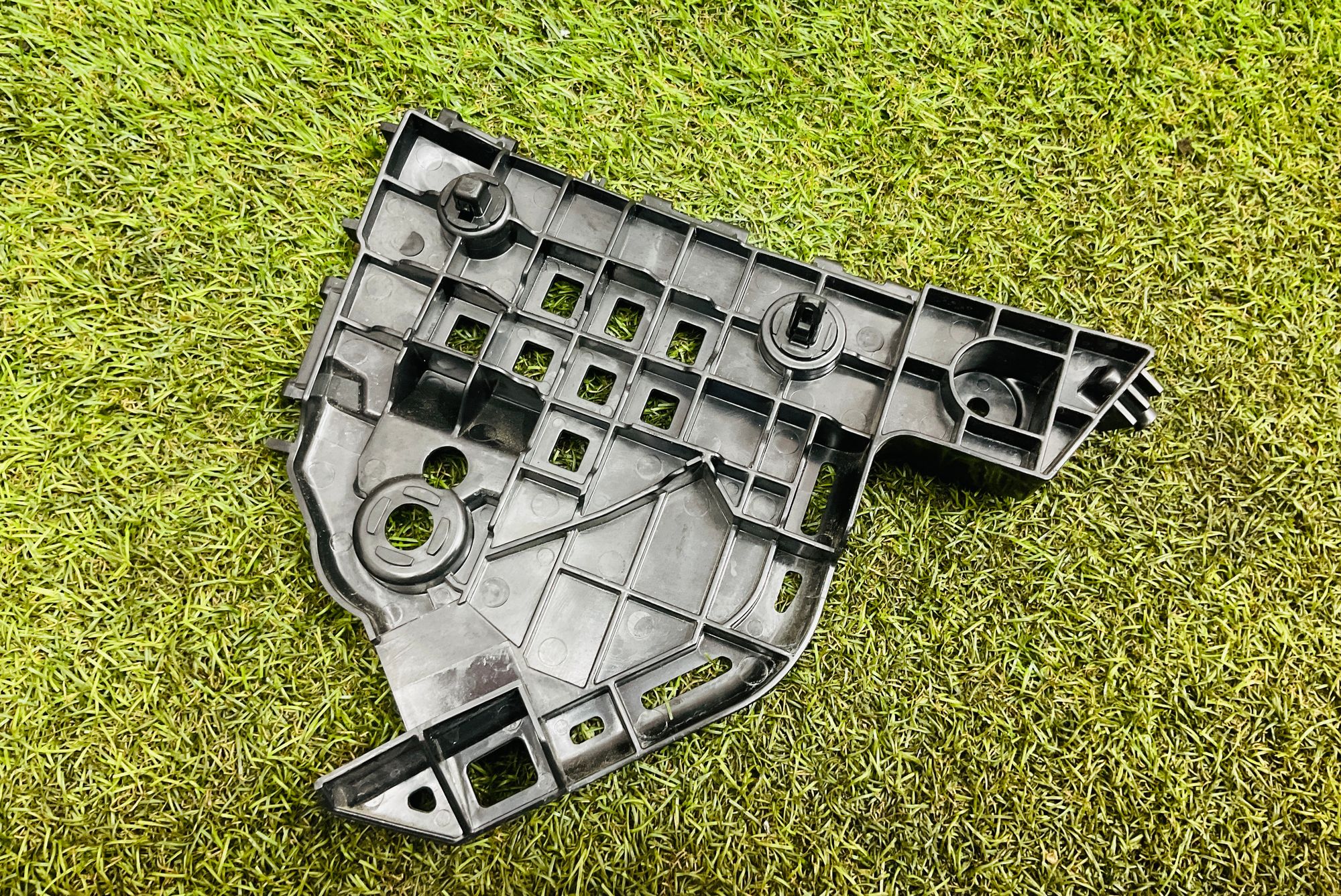 https://ycs.partsauto.market/partsauto-images/thmbs/userImages/h353NjtZg3VDP19b5HMt7LlpbQ93/part/d38bd058-dfa8-4f87-973b-446592c89639_1779804847876.jpg