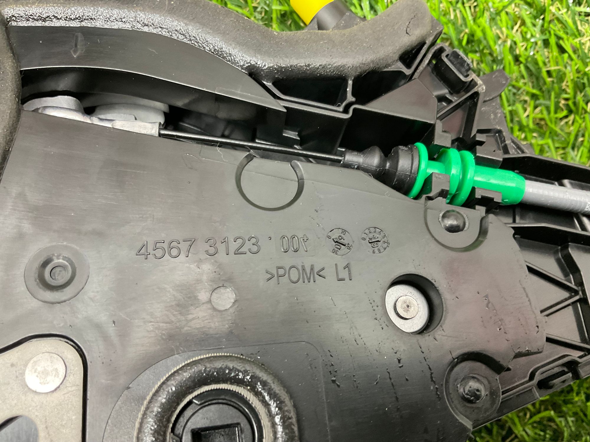 https://ycs.partsauto.market/partsauto-images/thmbs/userImages/h353NjtZg3VDP19b5HMt7LlpbQ93/part/d42a24ad-f51d-4cf8-b9d2-b8676c872526_1781530538640.jpg