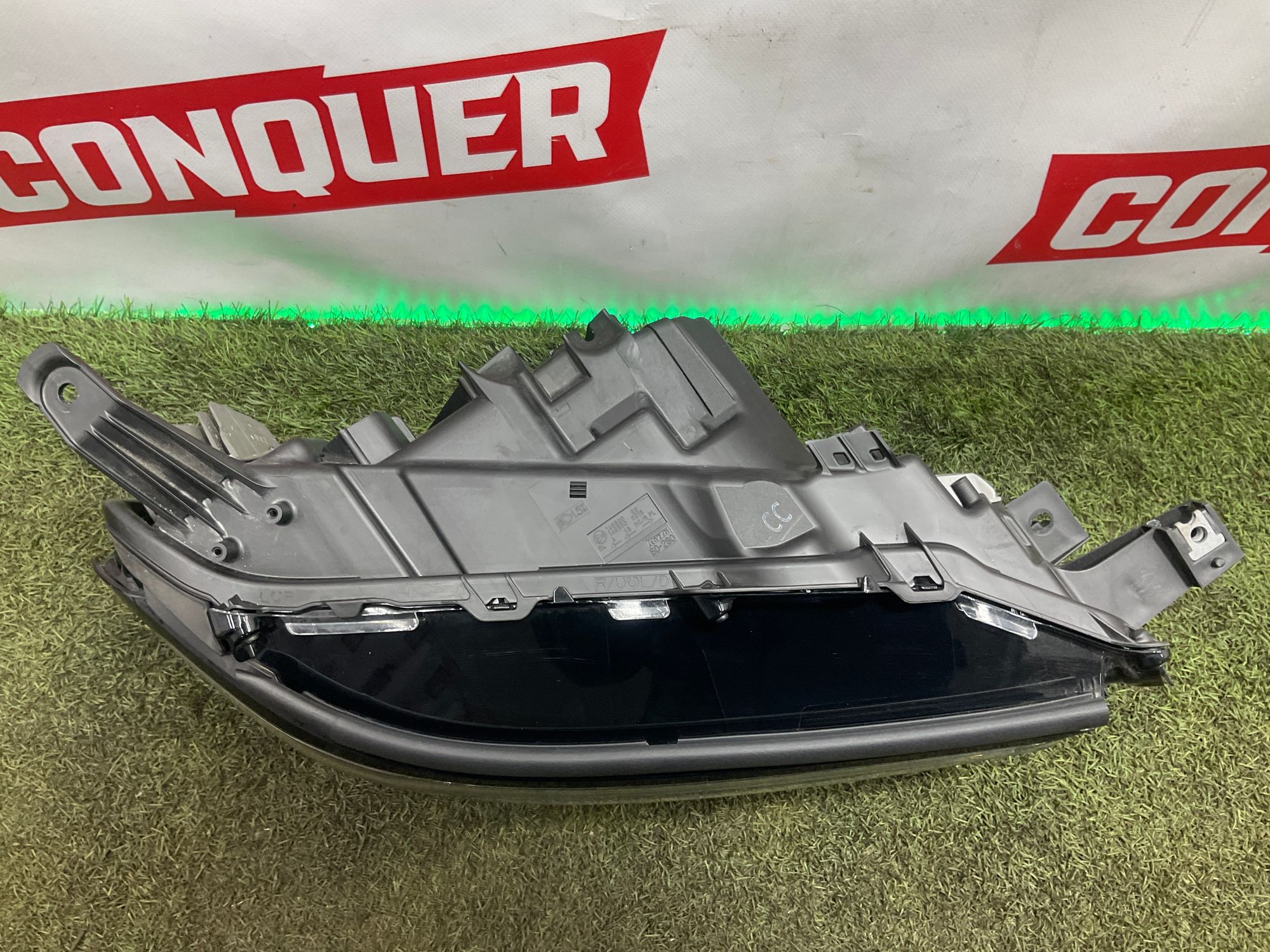 Фара правая Toyota Land Cruiser 300 2024, 165000 рублей, Москва