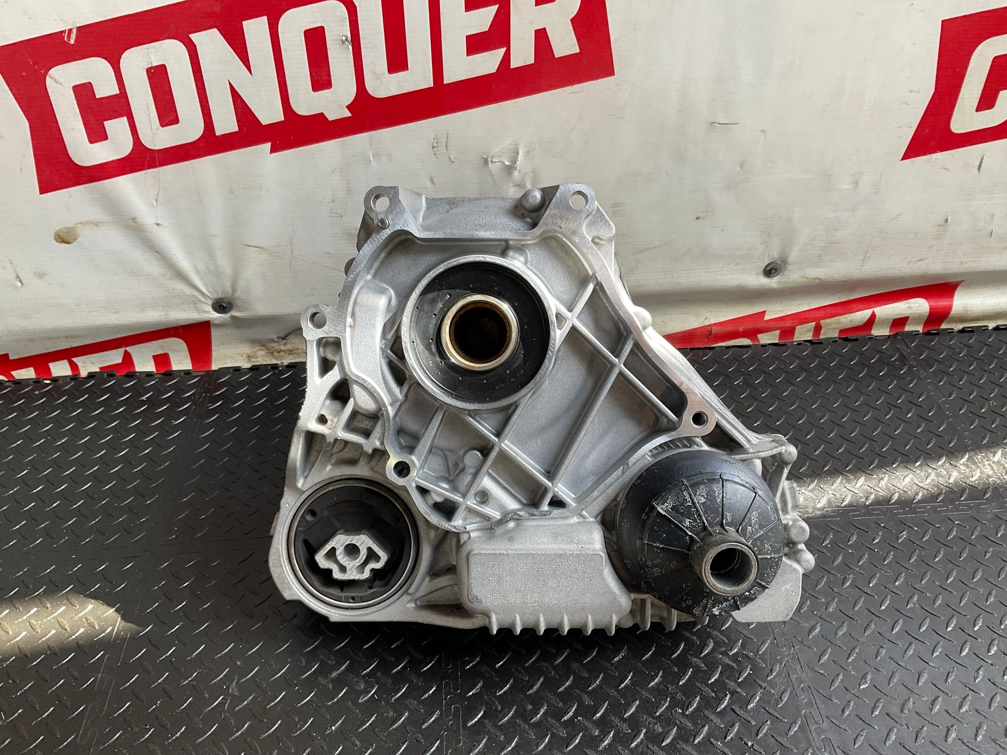 https://ycs.partsauto.market/partsauto-images/thmbs/userImages/h353NjtZg3VDP19b5HMt7LlpbQ93/part/d443d050-8f11-43f2-8c96-a4b839264447_1745658296302.jpg