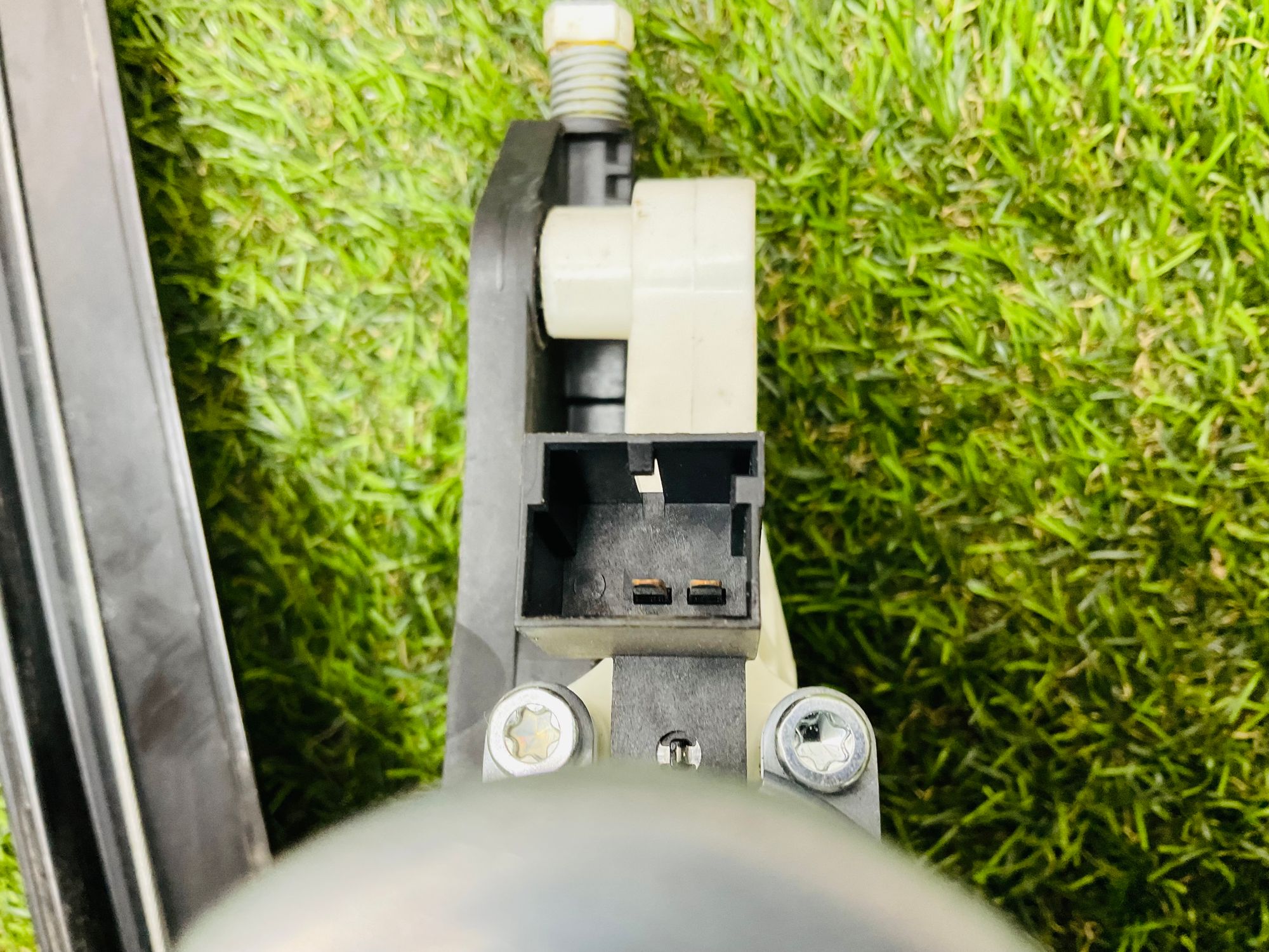 https://ycs.partsauto.market/partsauto-images/thmbs/userImages/h353NjtZg3VDP19b5HMt7LlpbQ93/part/d47cde1f-08d0-4d78-a0c4-16820eb1c190_1786353065312.jpg
