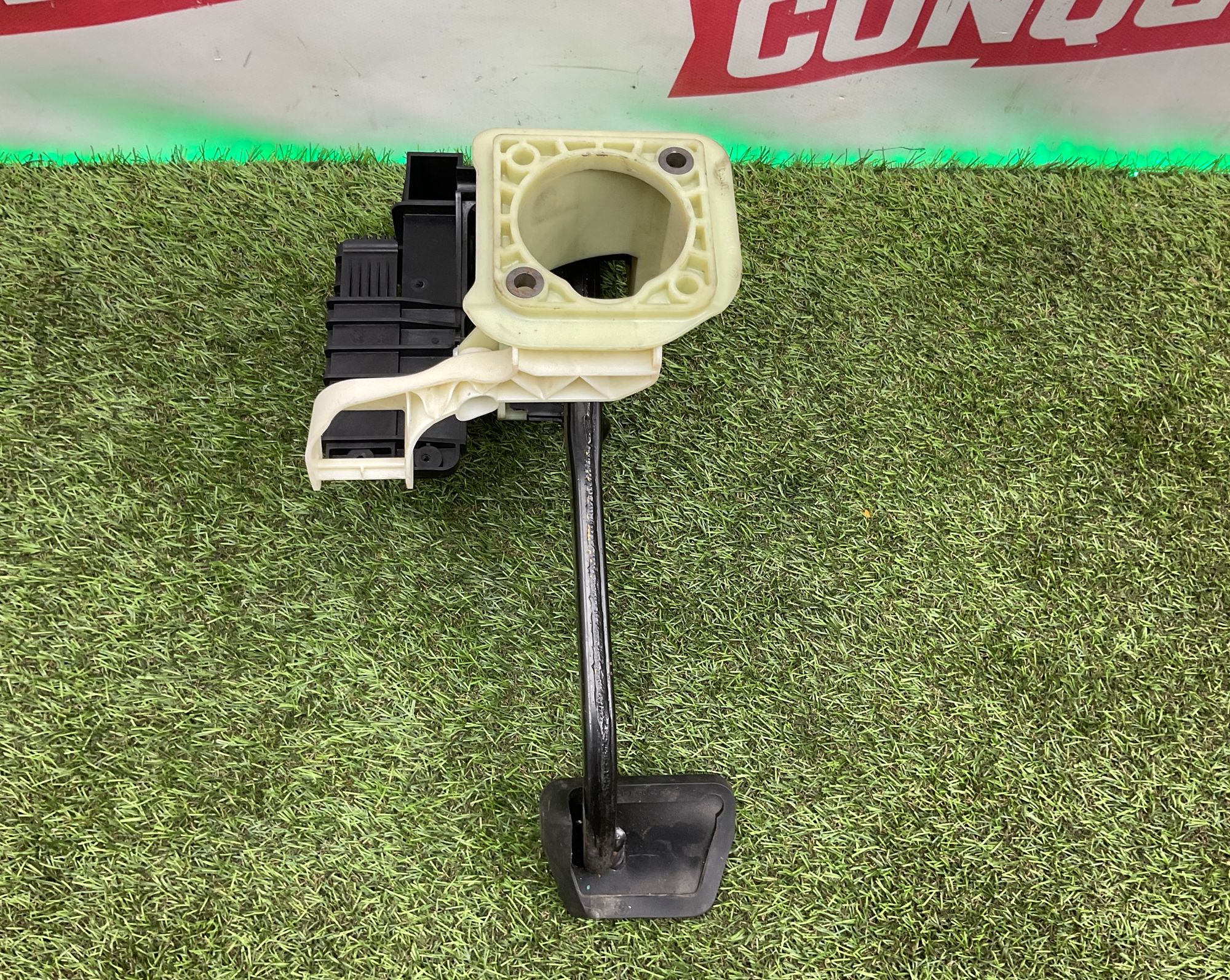 Педаль тормоза BMW 5 серия, F10/F11/F07 рестайлинг, 1000 рублей, Москва