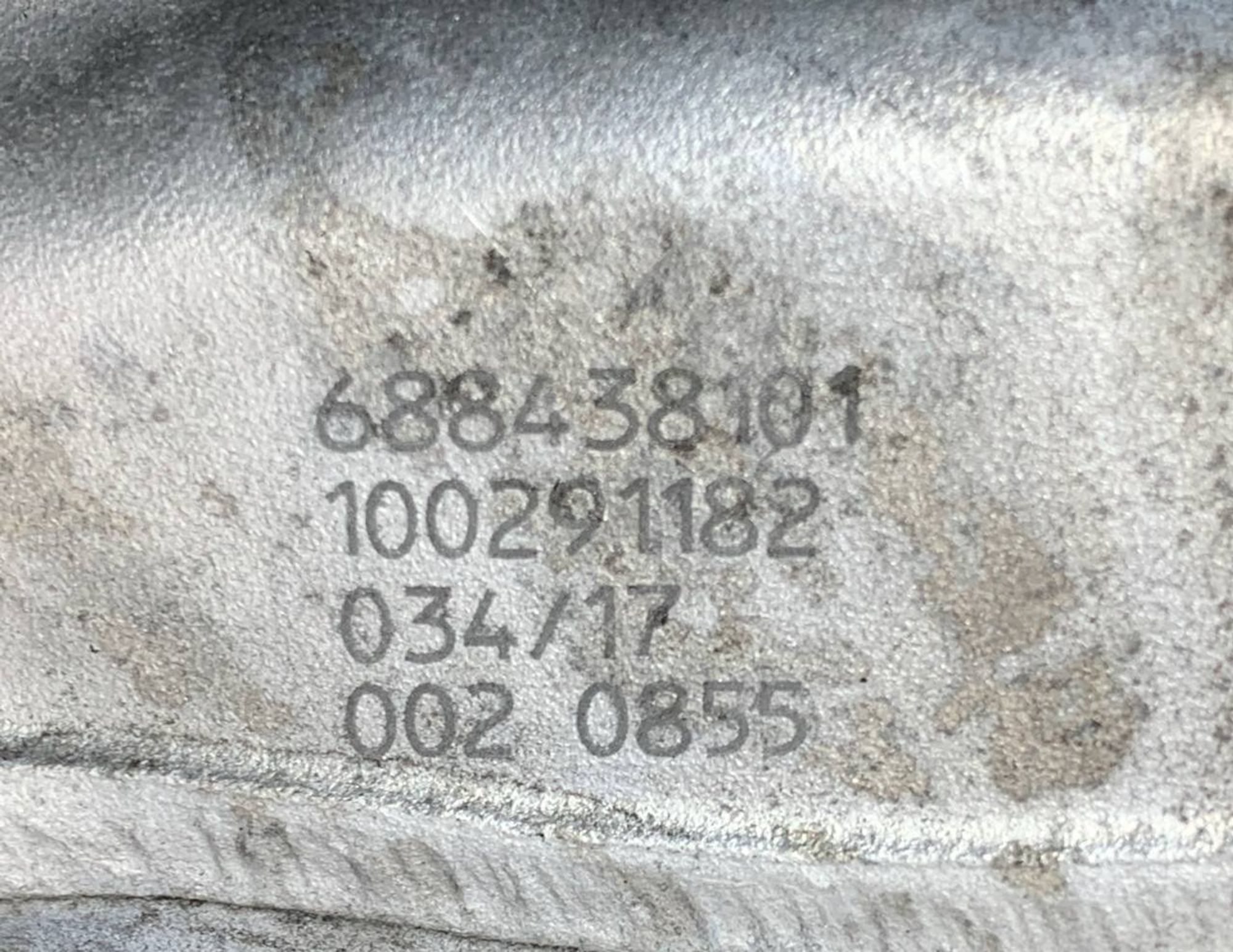 https://ycs.partsauto.market/partsauto-images/thmbs/userImages/h353NjtZg3VDP19b5HMt7LlpbQ93/part/d4fda681-77f2-4b4f-8e7e-9c8db90b2676_1732626668104.jpg