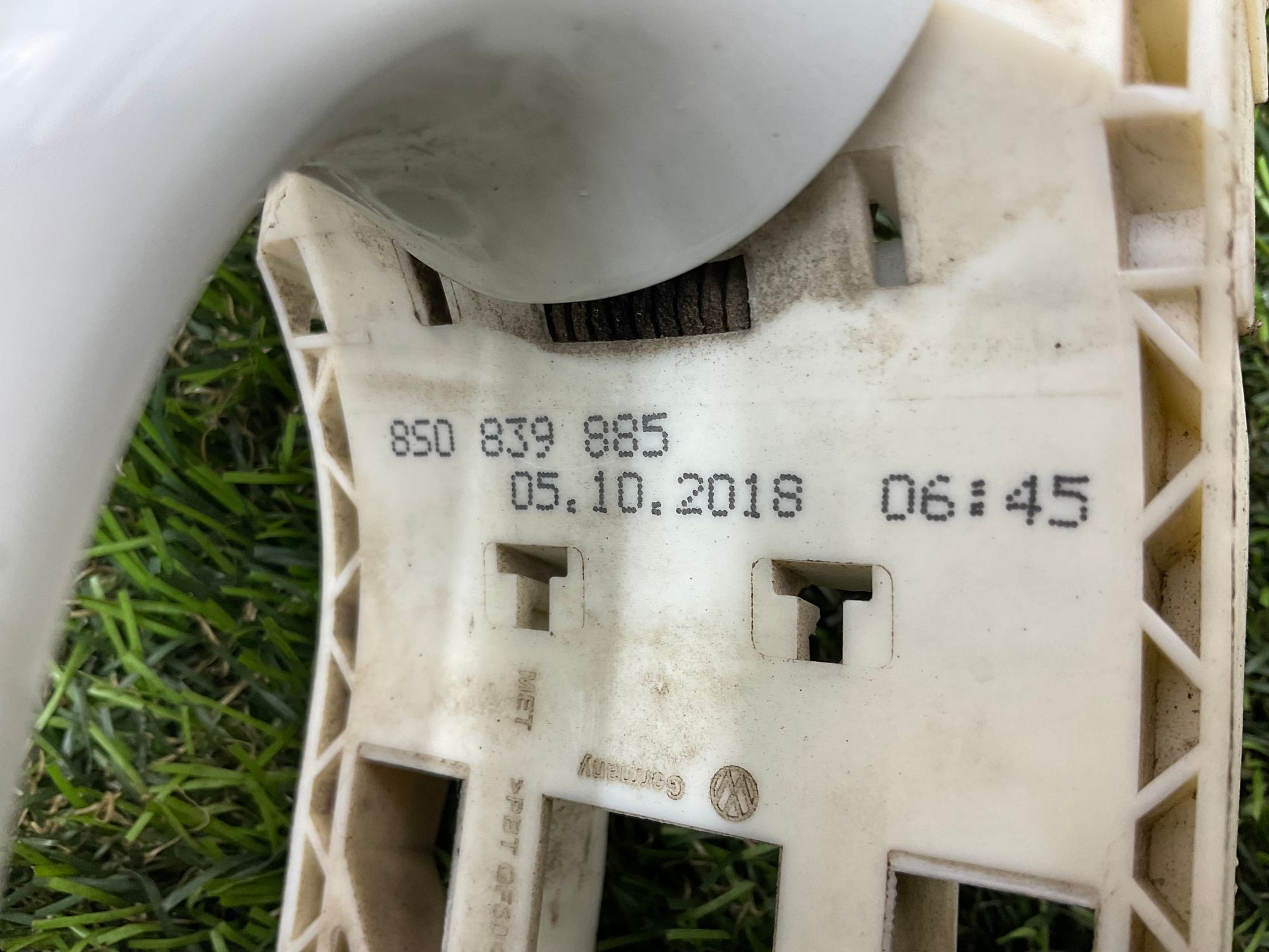 https://ycs.partsauto.market/partsauto-images/thmbs/userImages/h353NjtZg3VDP19b5HMt7LlpbQ93/part/d50a4fe9-ce08-487e-a86c-fa9748be25ae_1786366777260.jpg