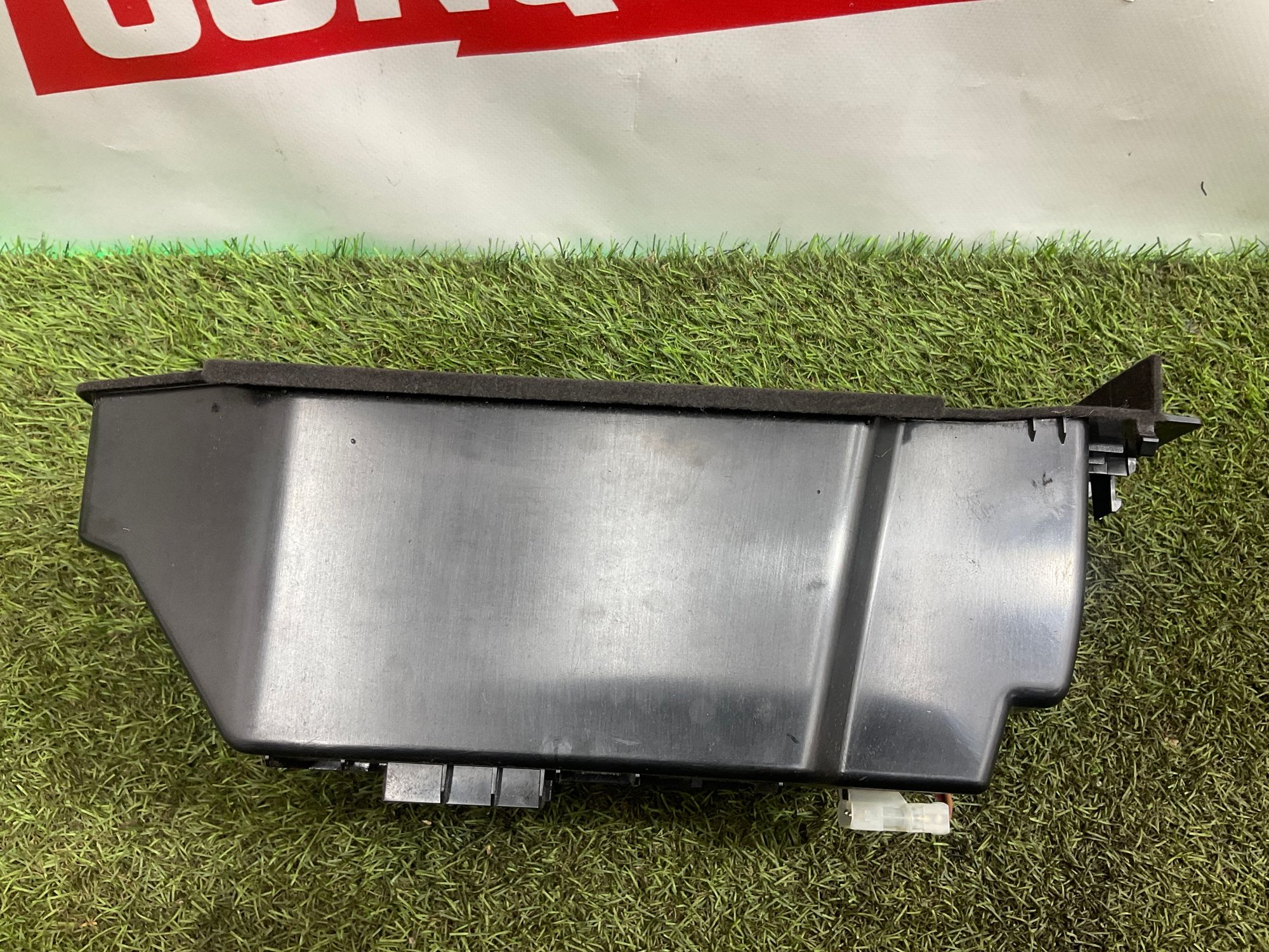 Вещевой ящик центральной консоли BMW M8 F91/F92/F93 2019, 3000 рублей, Москва